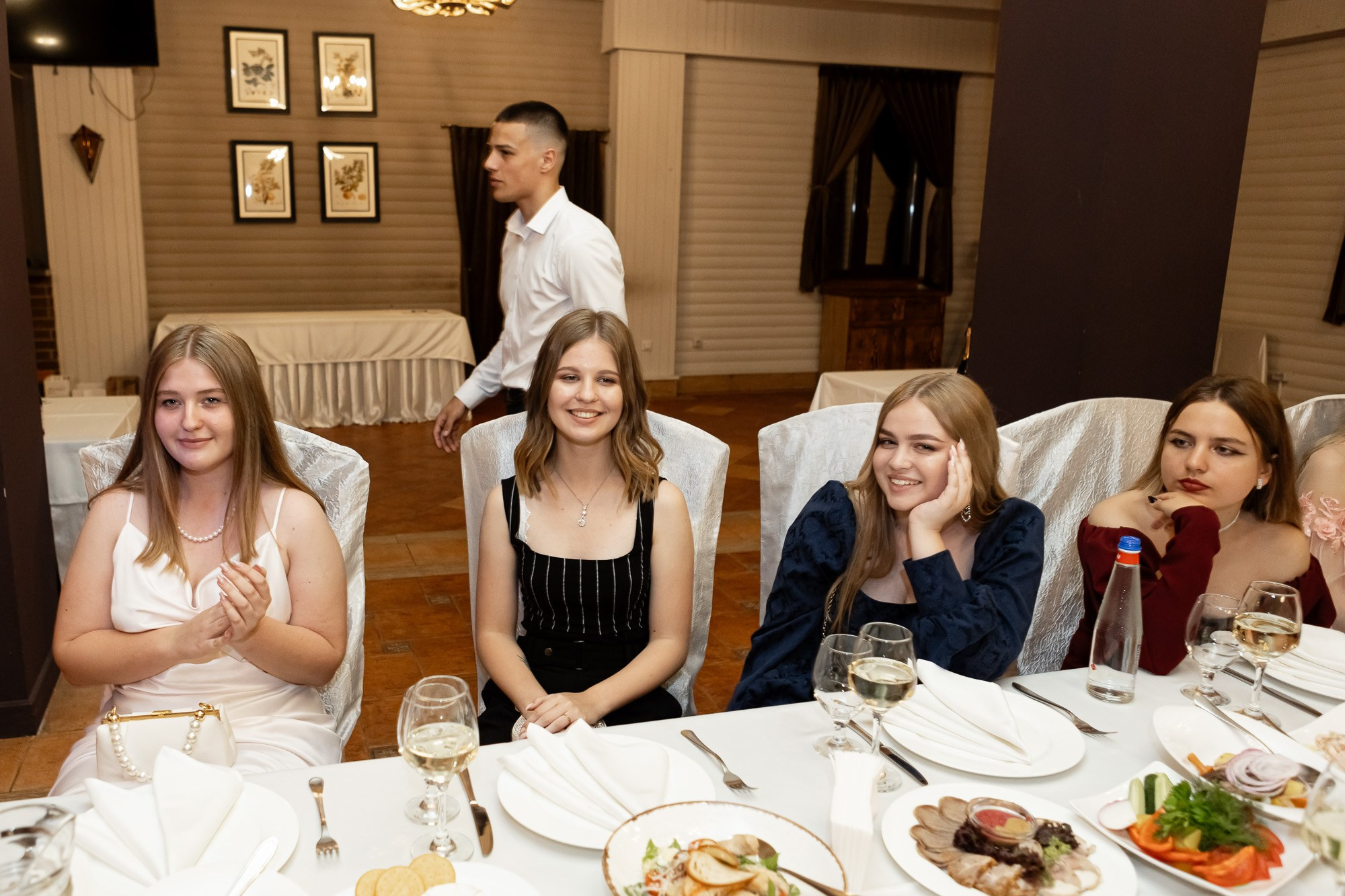 Фотосъёмка выпускного в школе. Свадебный фотограф, фотосъемка в Крыму, Севастополе, Симферополе, Ялте