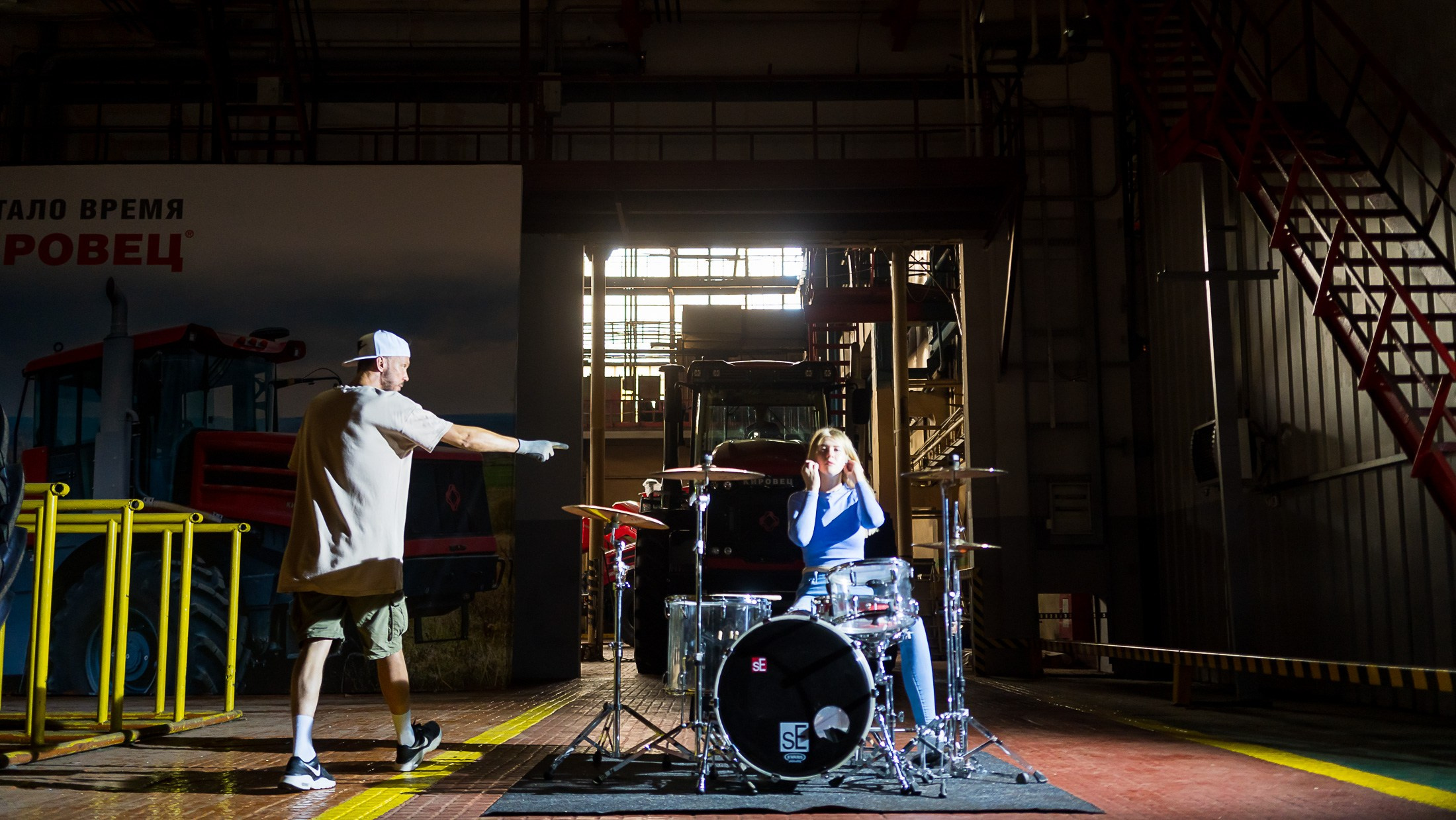 Кировский завод. Графический дизайнер Илья Левченко