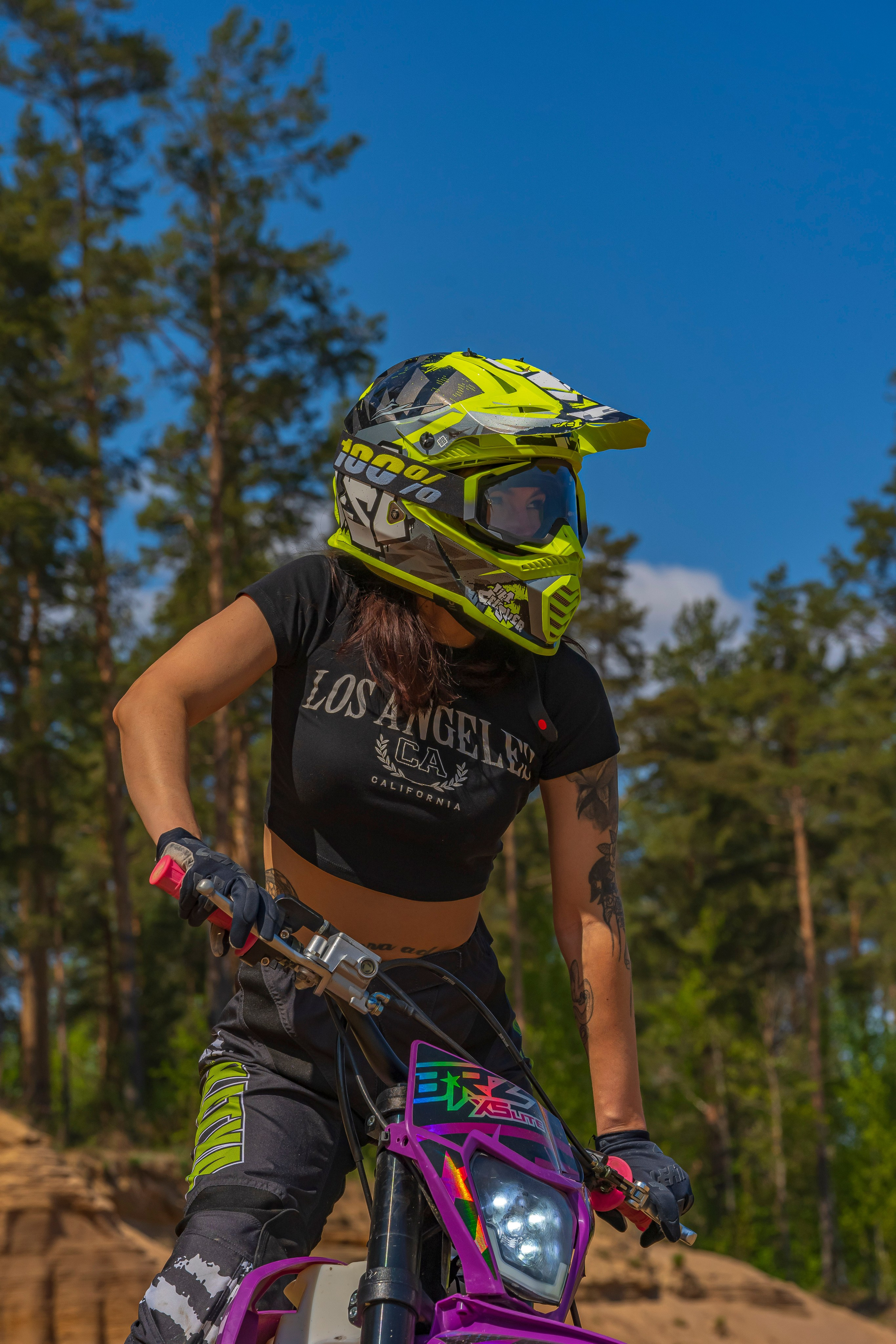 Катя Ли. Графический дизайнер Илья Левченко