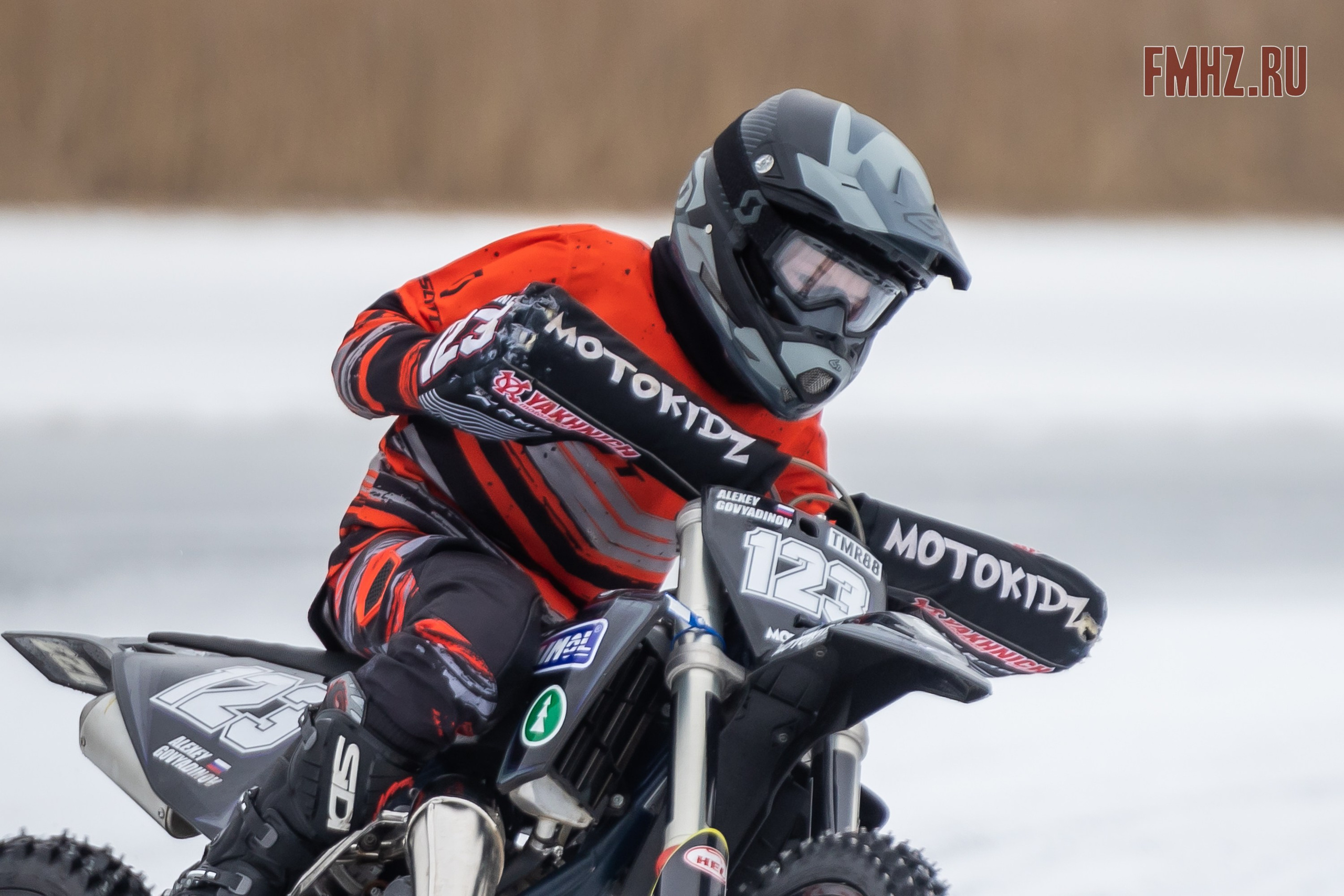 Первый этап Кубка МФР по мотокроссу на льду Большого Крылатского пруда в Москве. 8 февраля 2025 г. Фотограф Владимир Охрименко