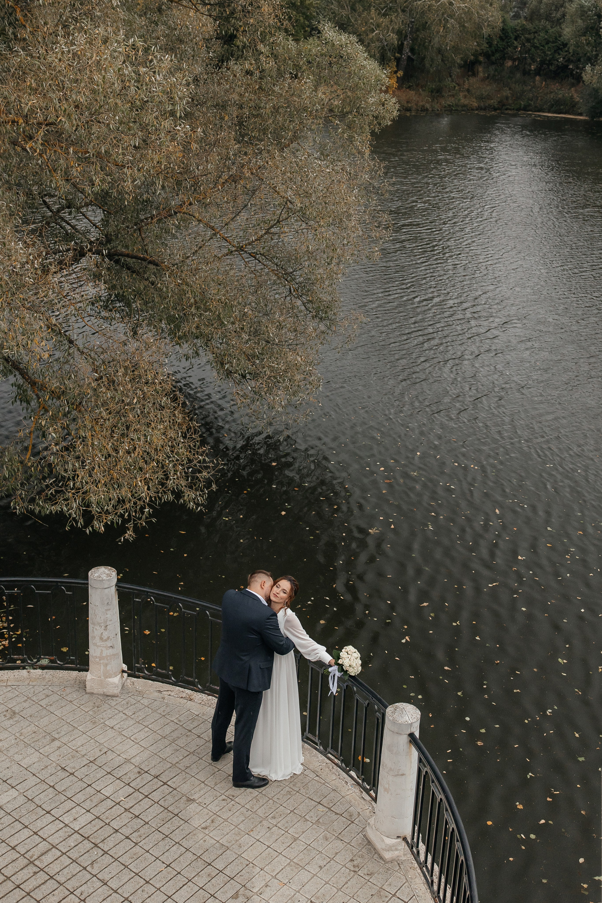 Свадебная фотосессия в Усадьбе Остафьево. Свадебный фотограф в Москве Дарья Олендарёва
