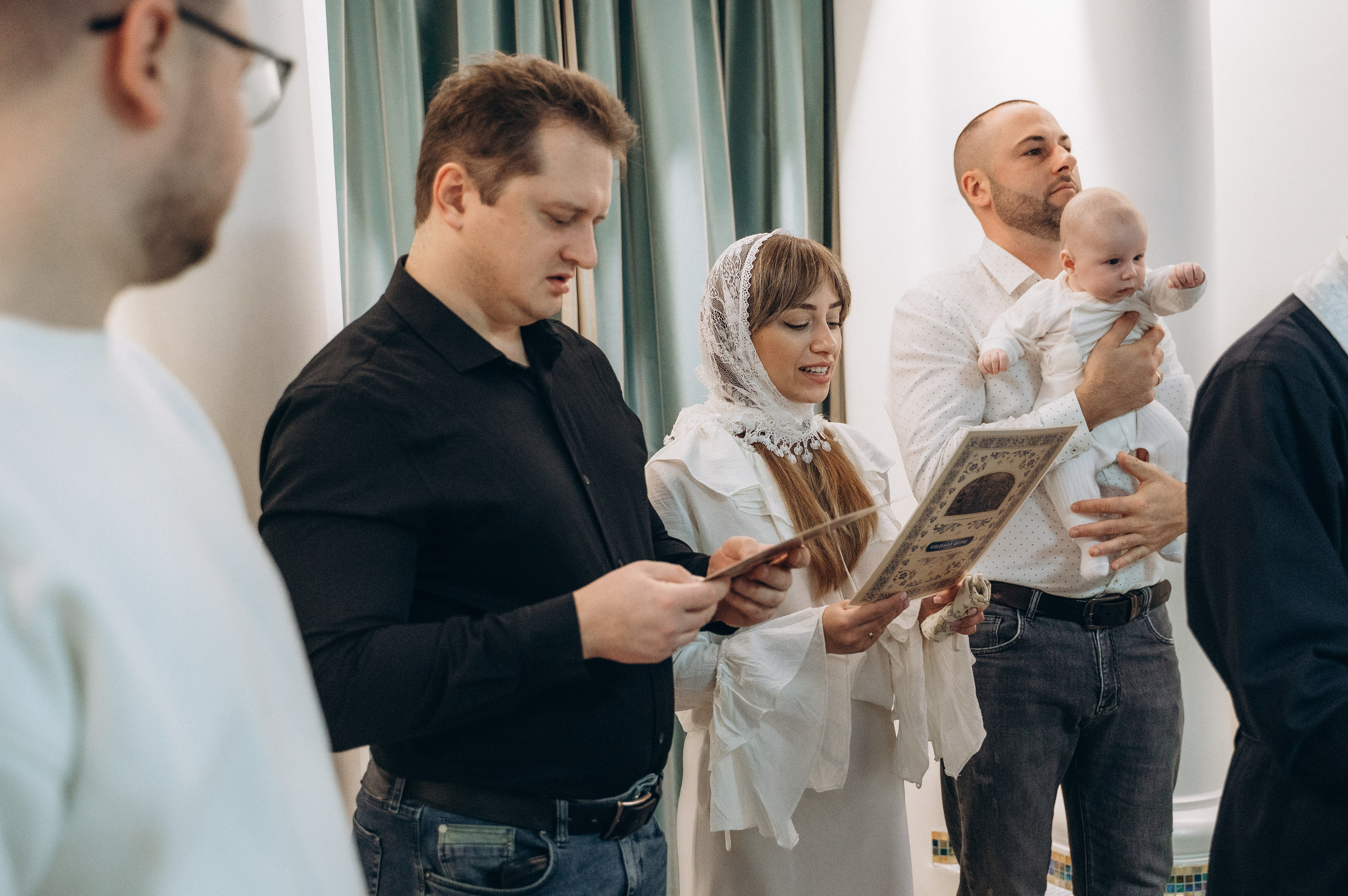 Крещение Тимура (Храм Святой Троицы). Семейный фотограф в Минске Дарья Дреко