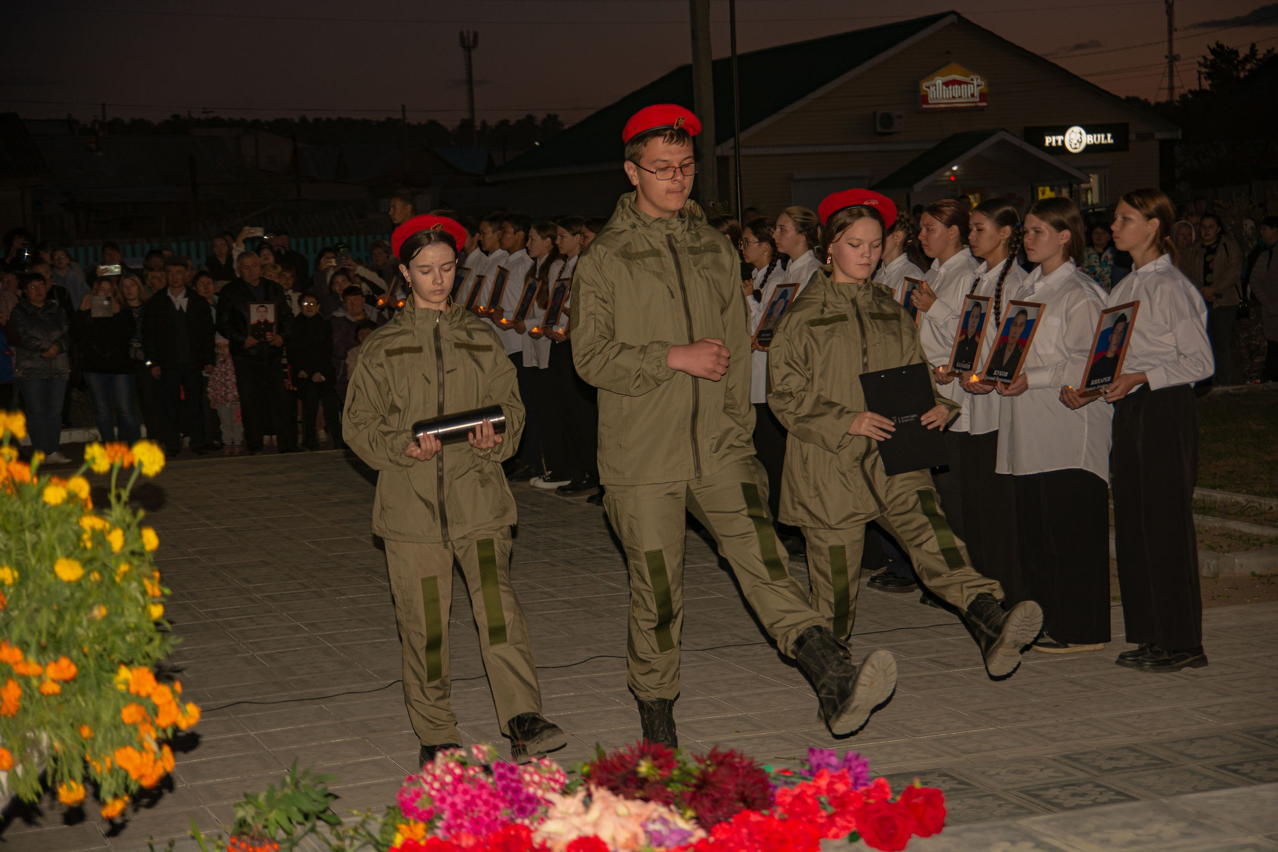 Открытие Памятника. Фотограф широкого профиля Чита-Цасучей