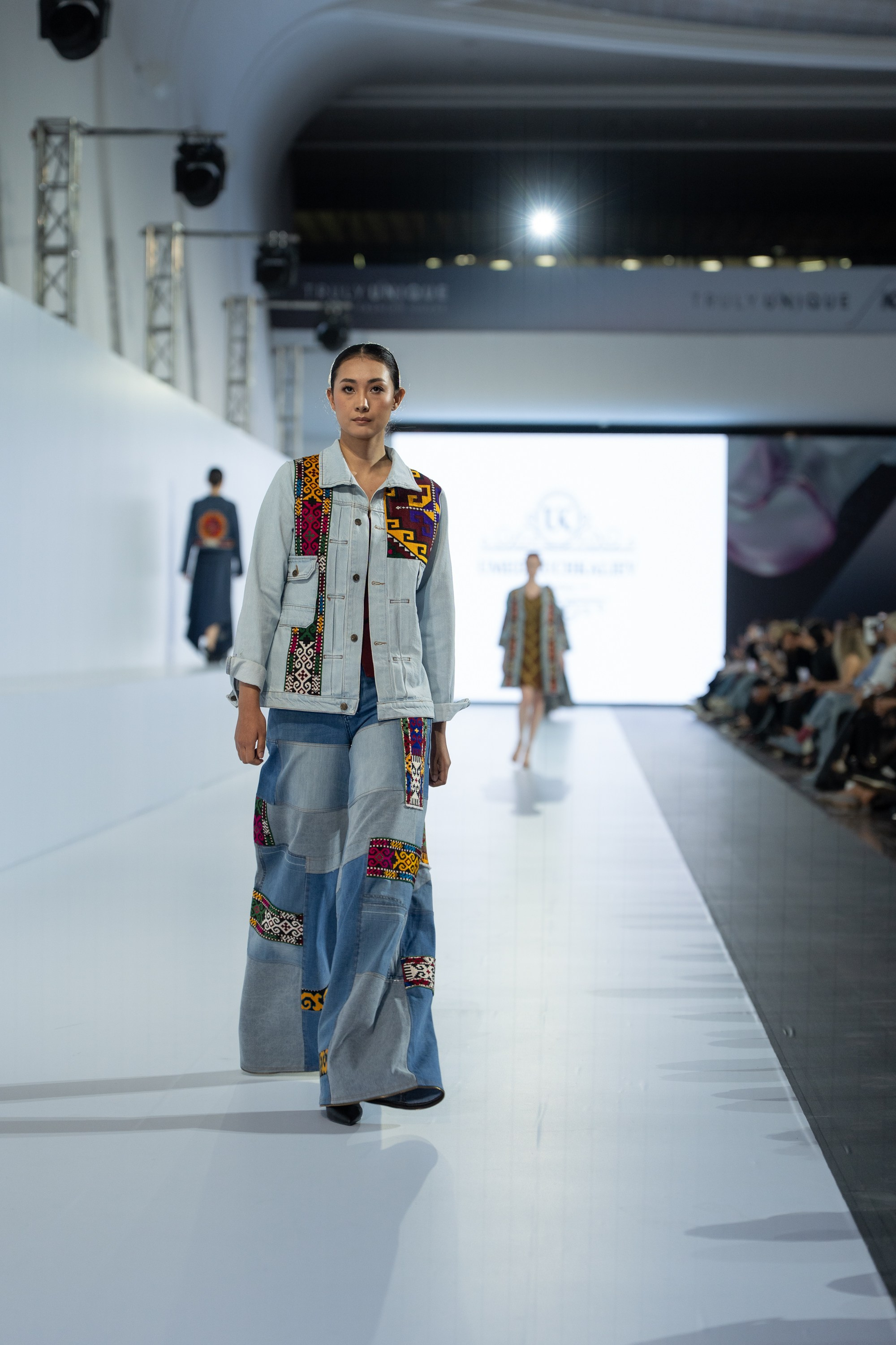 Umed Kuchkaliev. Сайт Алматинского НЮ АРТ, будуар и фэшн фотографа Дениса Карпенко