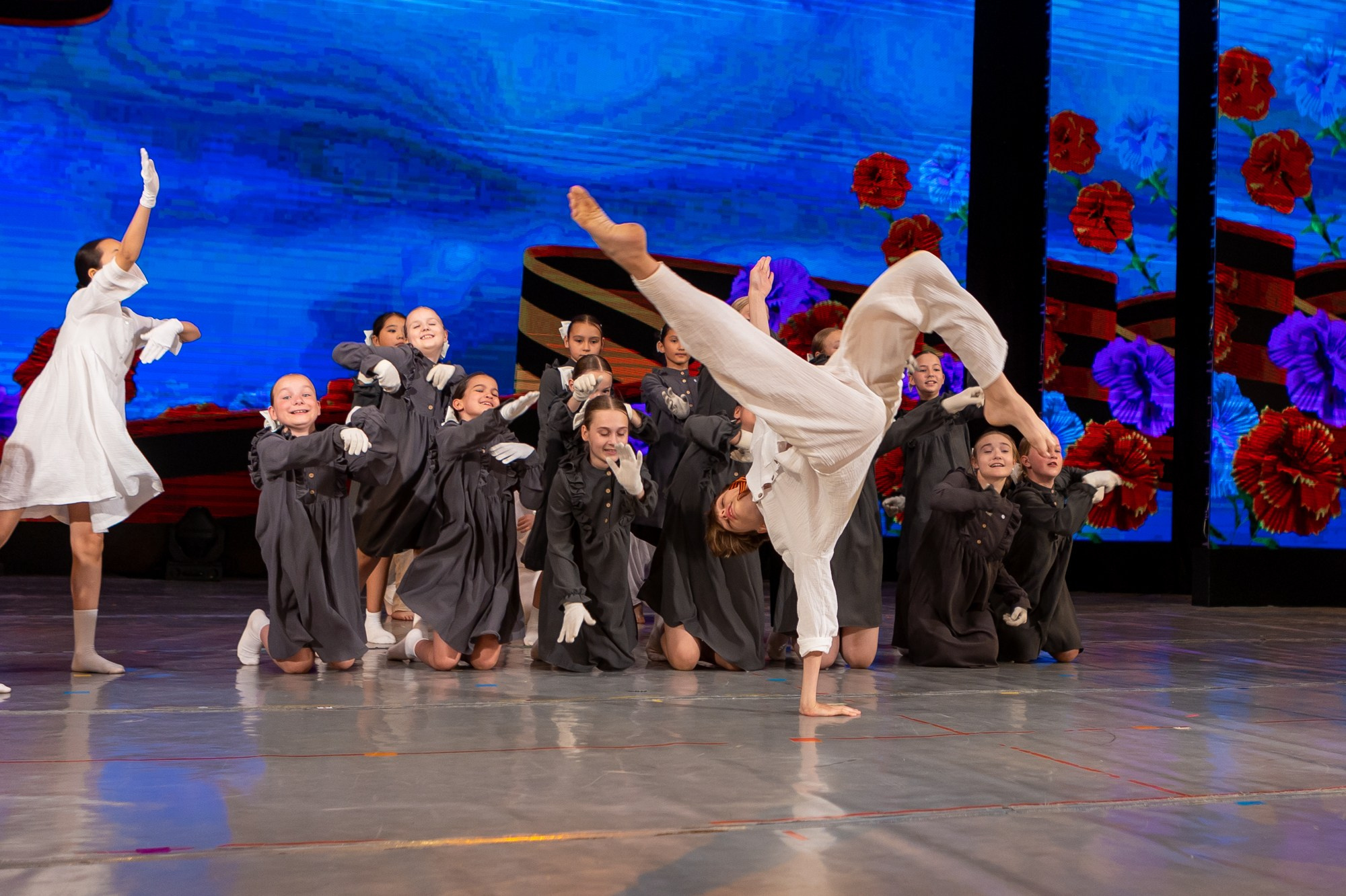 Отчетный концерт Заслуженного коллектива РФ «Жемчужинка» в Оренбурге, ДК «Россия», 2025 г. Фотограф в Оренбурге. Профессиональный фотограф