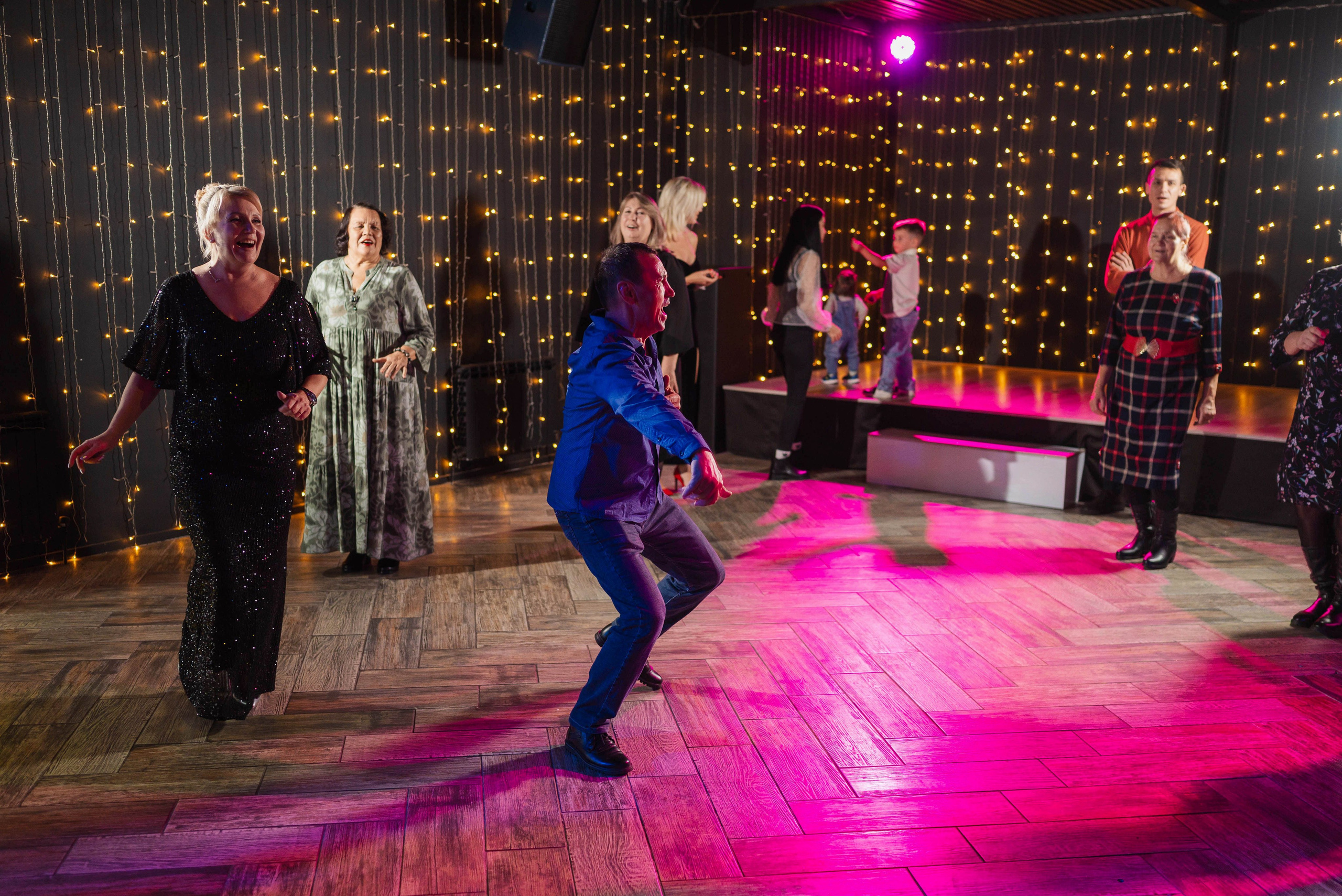 11.11.2024 Елена. Меня зовут Михайлов Сергей, занимаюсь фото и видео г. Чебоксарах