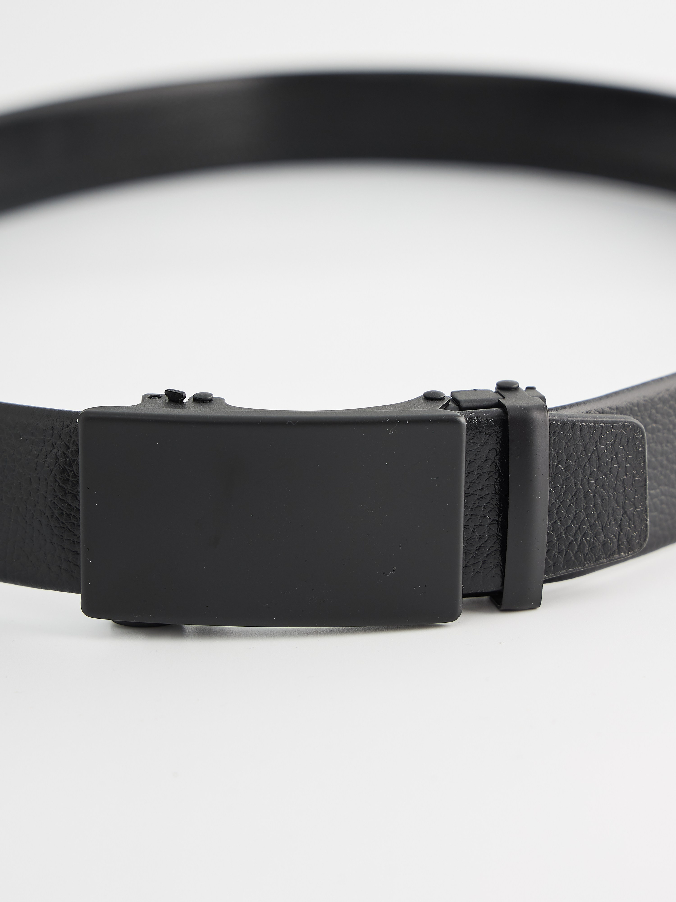 Фотосъемка ремней для маркетплейсов. Алексей Темнов — фотограф в Пятигорске