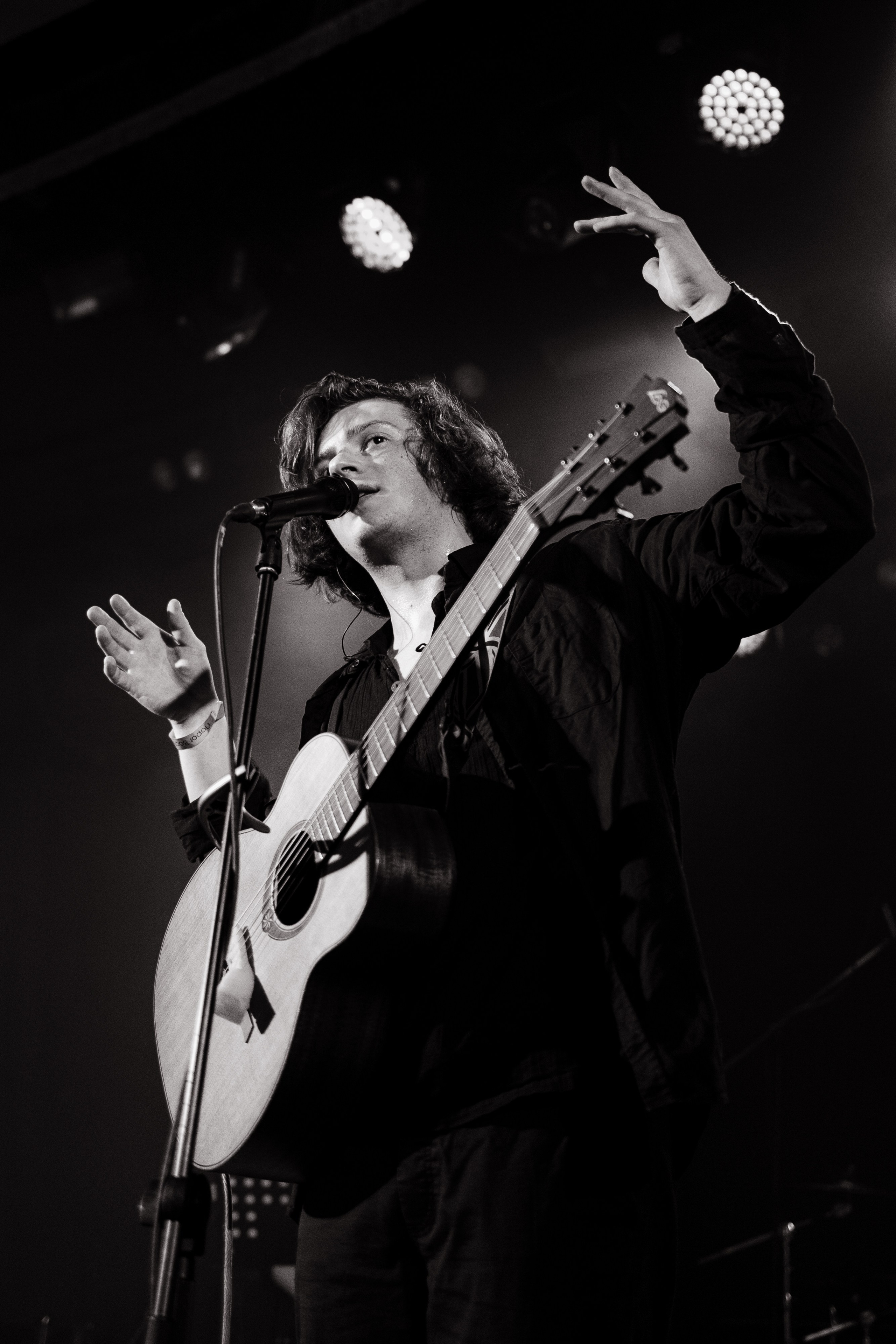 Бонд с кнопкой. Gorsvet.ph