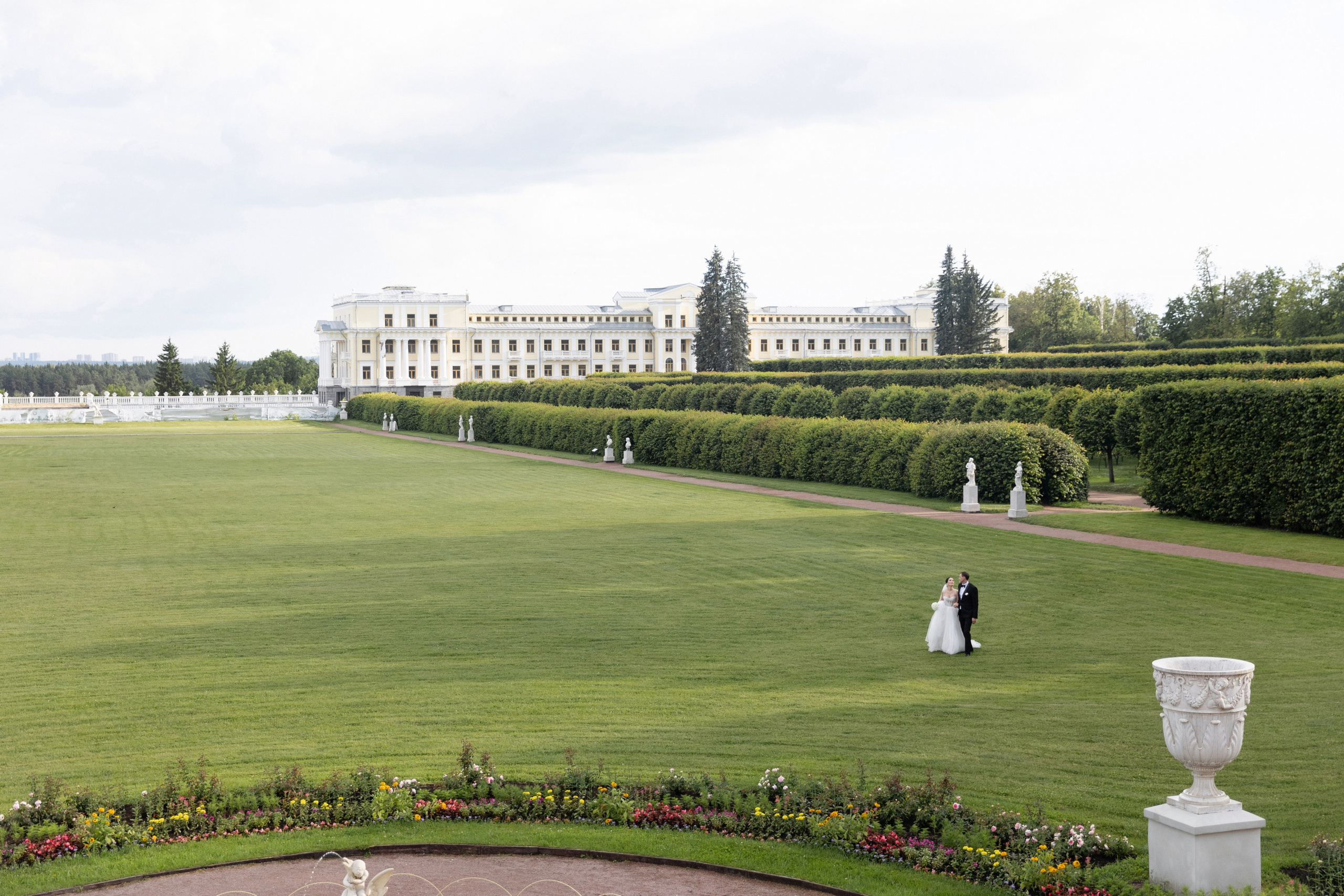 Свадебная фотосъемка росписи и свадебная фотосессия в Архангельском. Свадебный фотограф в Москве Полина Лелетко