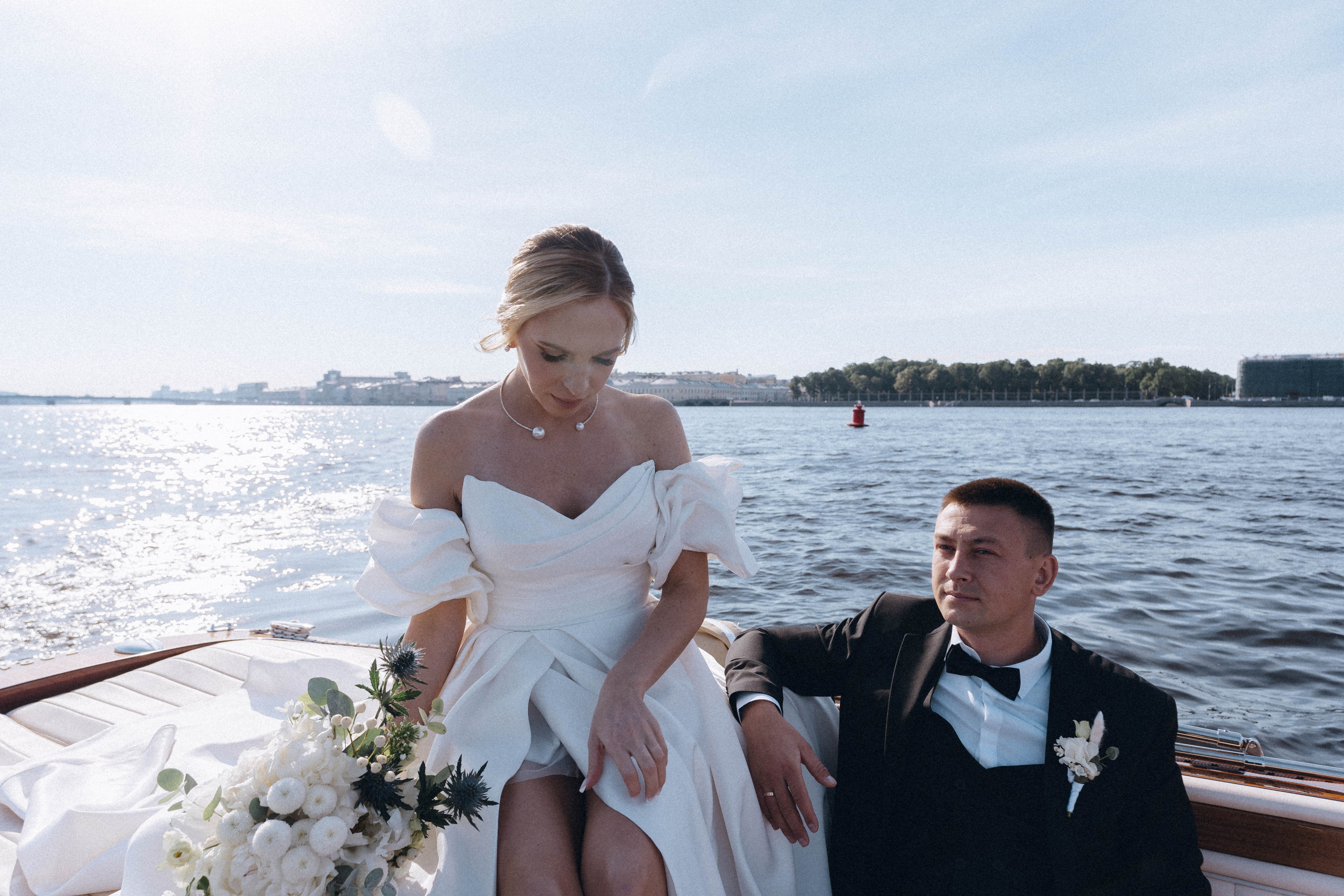 СВАДЕНБНАЯ СЬЕМКА НА КАТЕРЕ ПО КАНАЛАМ САНКТ-ПЕТЕРБУРГА И В АКВАТОРИИ НЕВЫ. Профессиональный фотограф, Санкт-Петербург — Виктория Богомолова