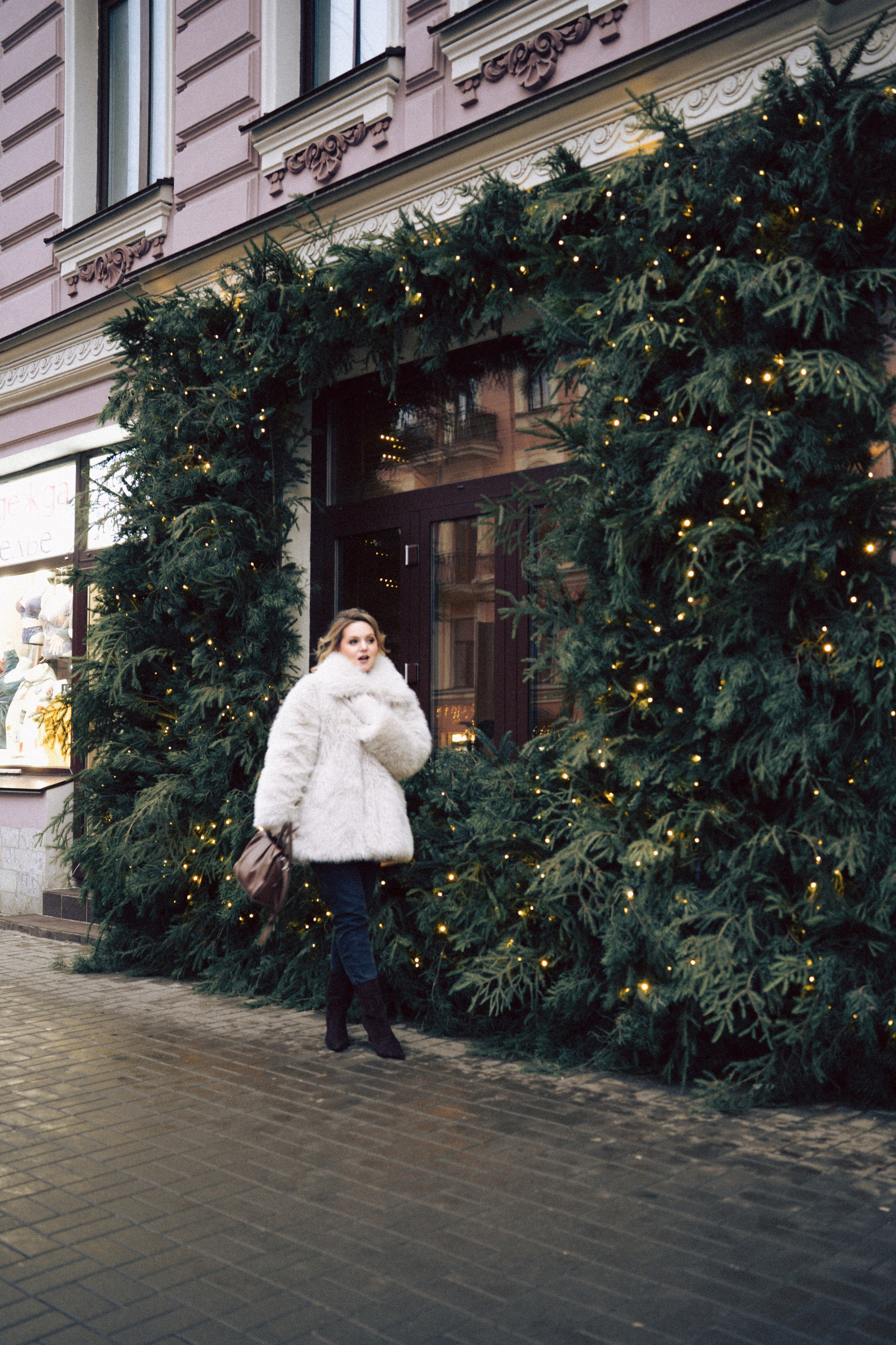 НОВОГОДНЯЯ ФОТОСЕСИИЯ В СТУДИИ ДЛЯ ДЕВУШКИ И ПРОГУЛКА ПО ЧЕРНЫШЕВСКОЙ. Профессиональный фотограф, Санкт-Петербург — Виктория Богомолова