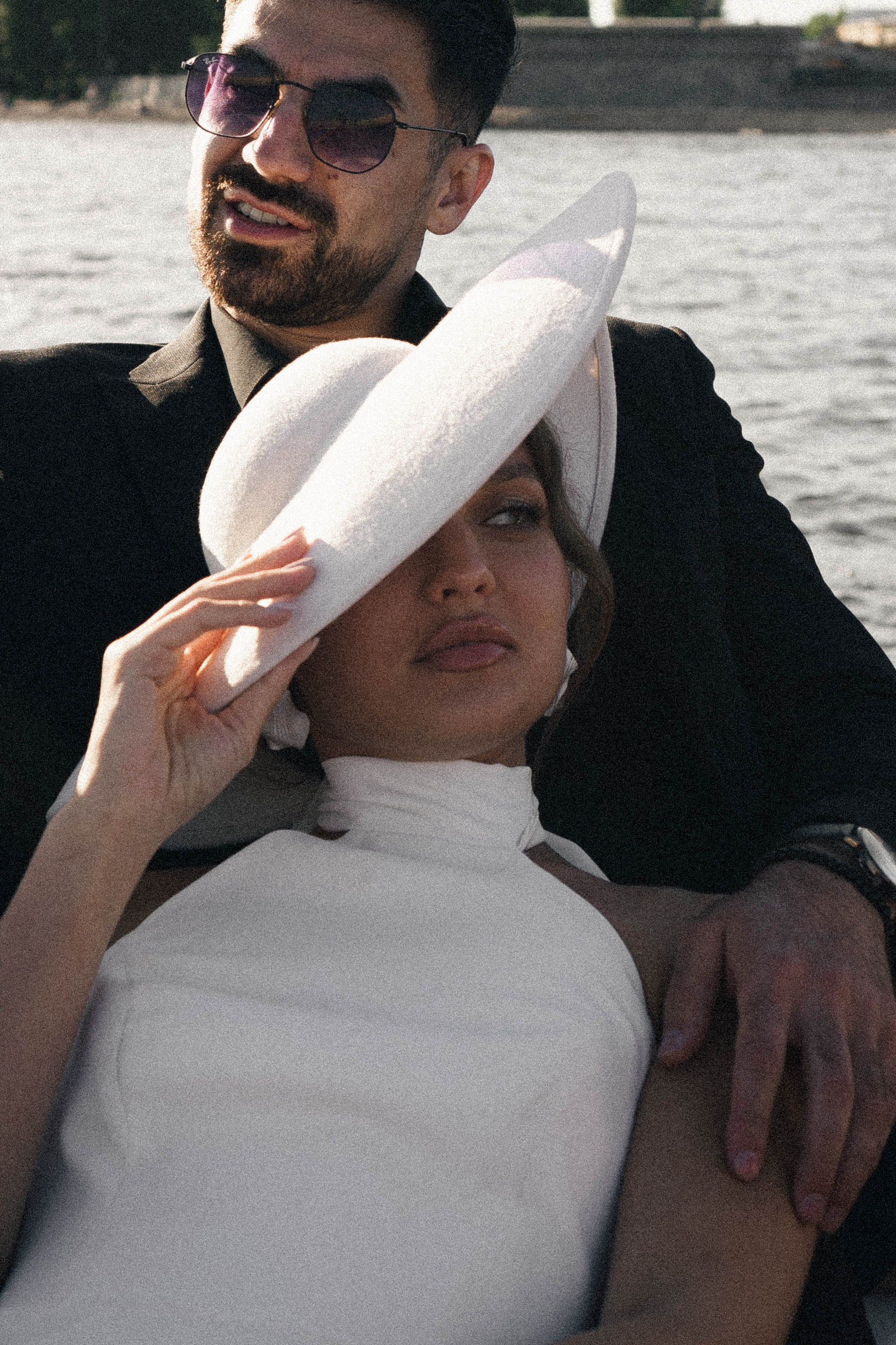 СВАДЕНБНАЯ СЬЕМКА НА КАТЕРЕ ПО КАНАЛАМ САНКТ-ПЕТЕРБУРГА И В АКВАТОРИИ НЕВЫ. Профессиональный фотограф, Санкт-Петербург — Виктория Богомолова