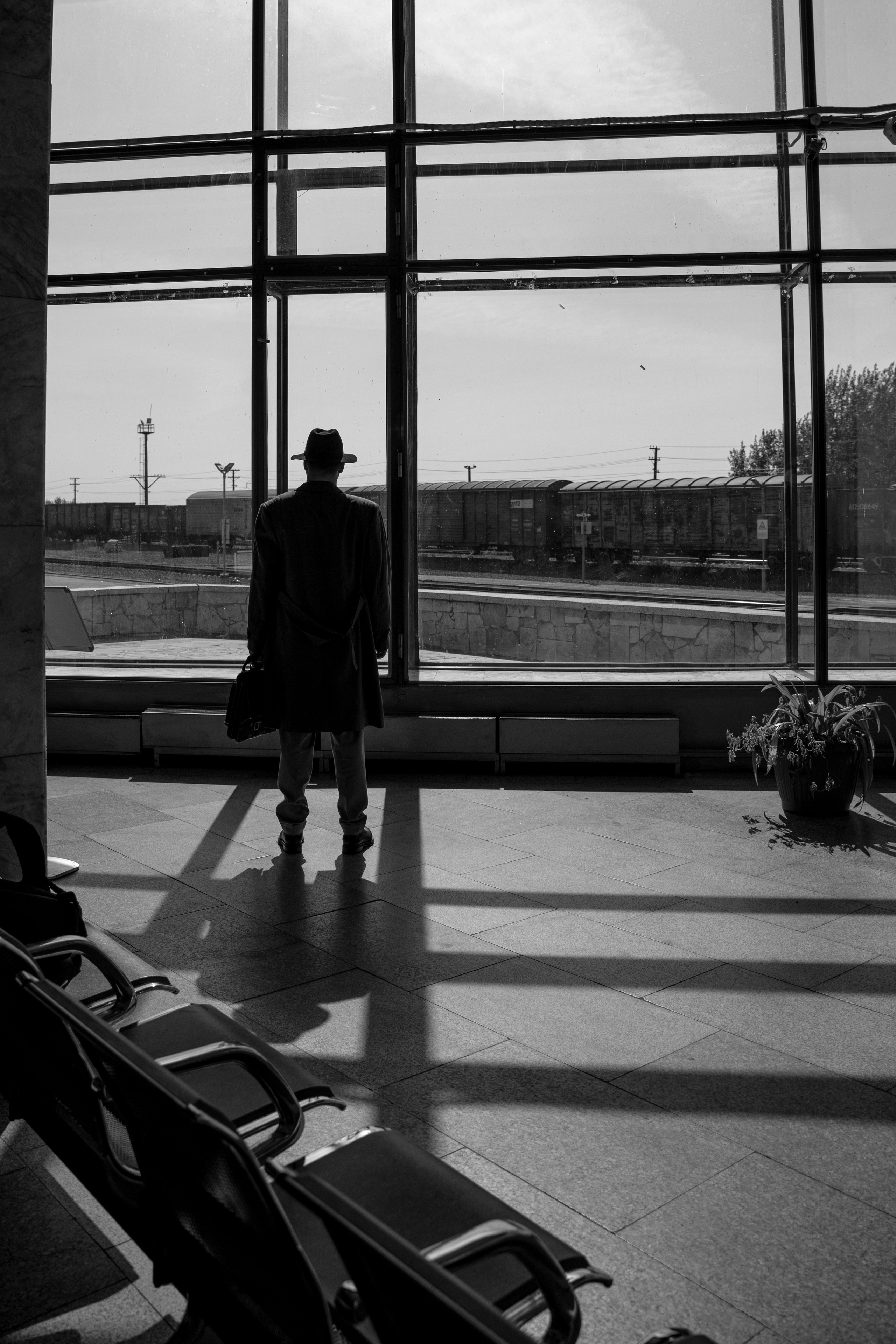 Андрей. Сьёмка в стиле ссср на вокзале. Фотограф Набережные Челны Казань