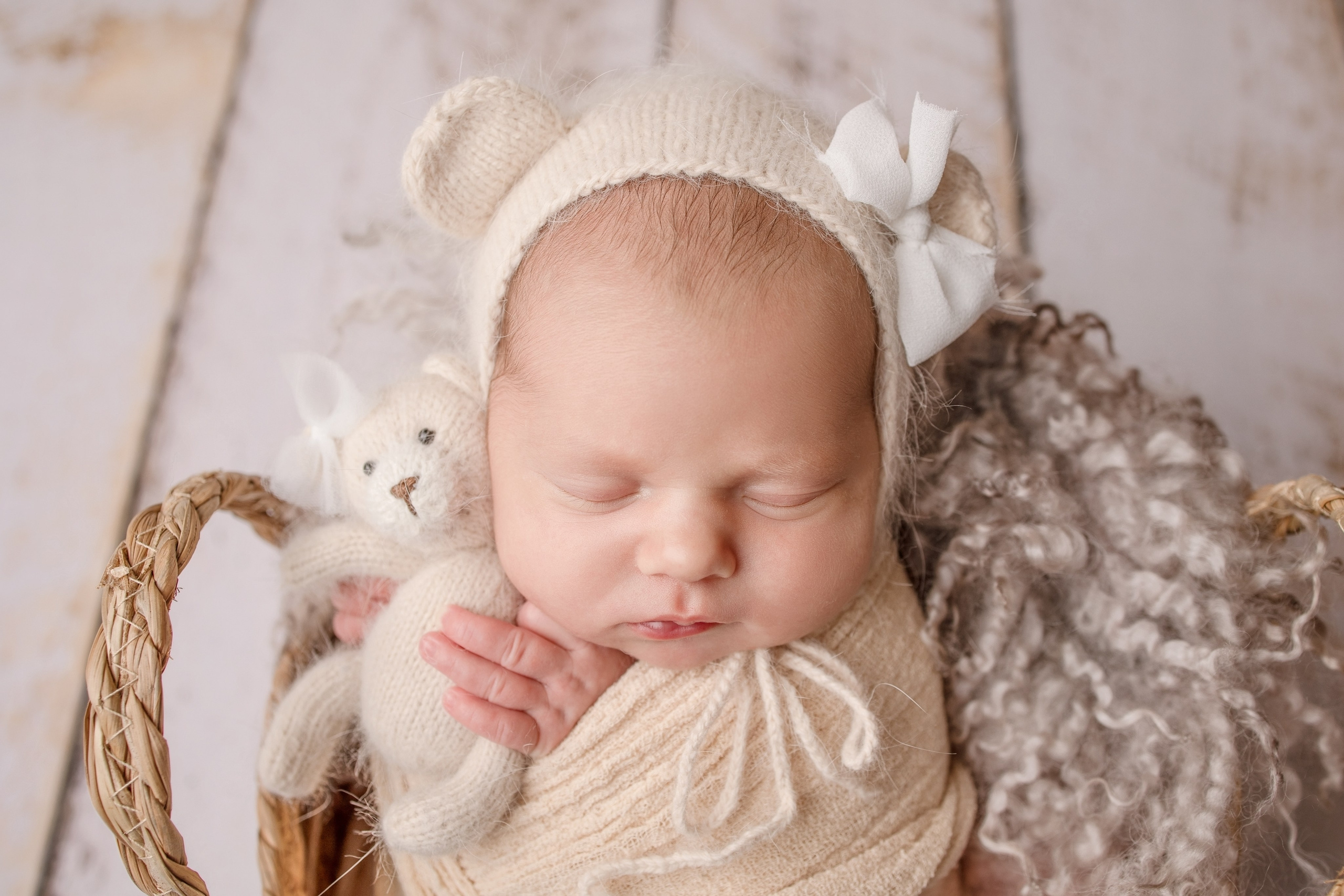 Нежная и милая фотосессия первых дней жизни Вашего ребенка в Минске. Фотограф новорождённых Минск — стоимость newborn фотосессии в Минске