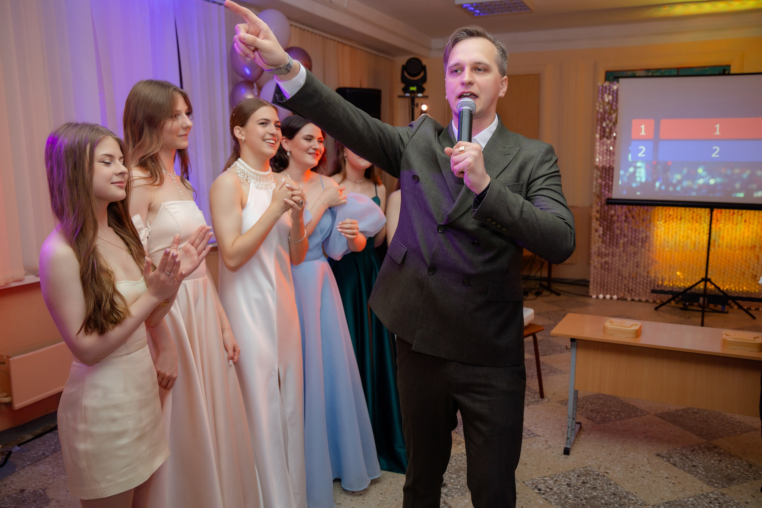 Школьный выпускной 2024 год в Соколе (Минск). Свадебный фотограф в Минске/Беларуси Сергей Спиридонов