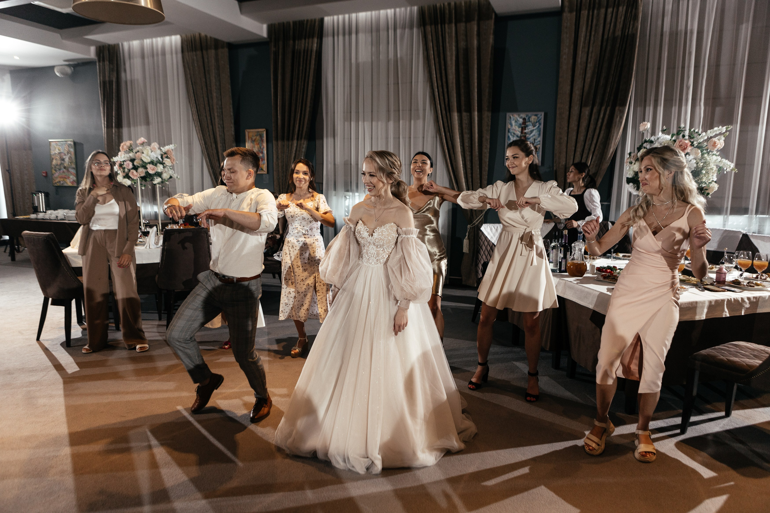 Свадебный фотограф Уфа — Руслан ГабдлисламовЖивые эмоции, красивые кадры, воспоминания на всю жизнь.Работаю по всей Республике Башкортоста. Свадебный фотограф Уфа Руслан Габдлисламов