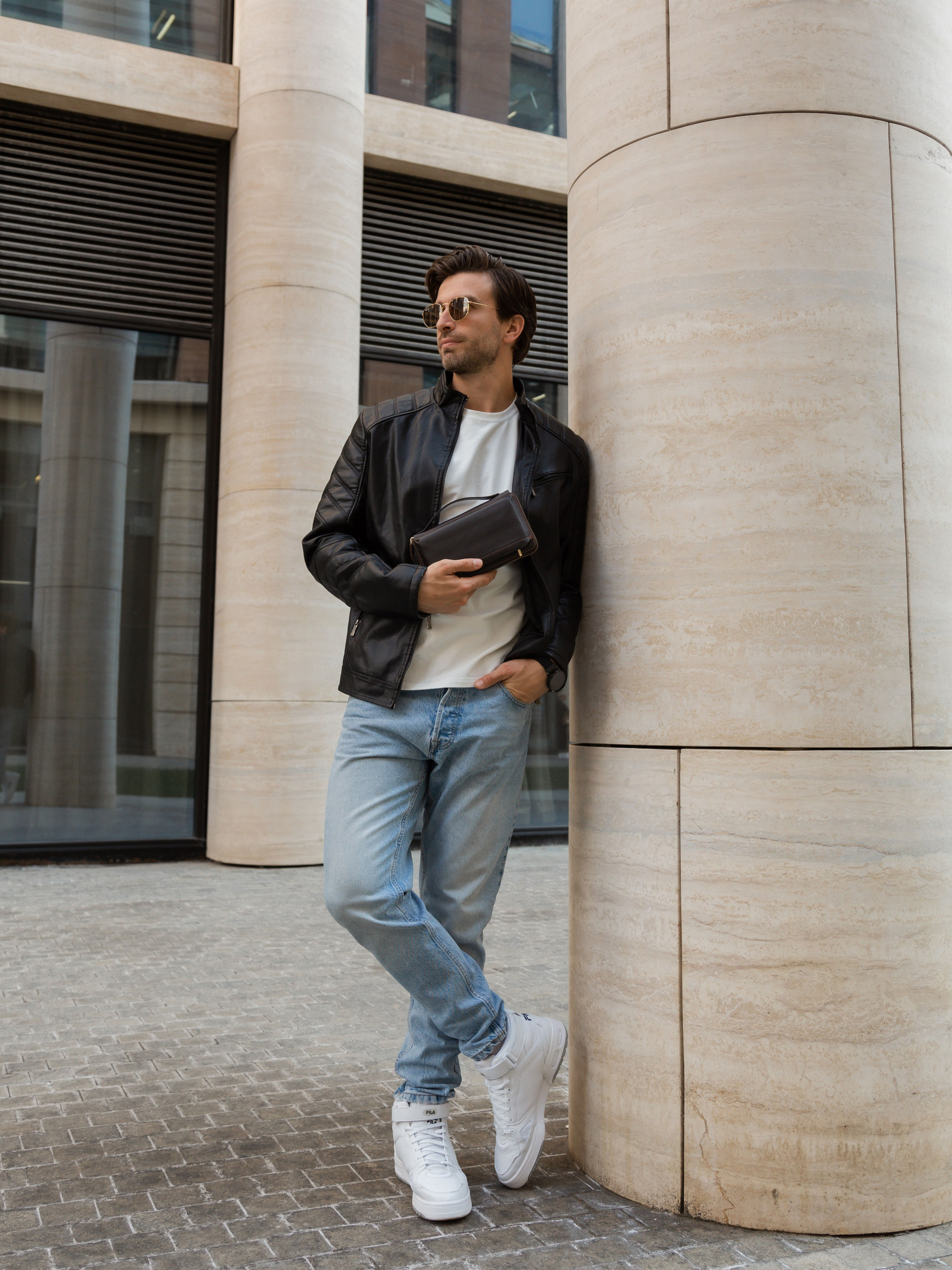 Коммерческая фотосессия мужских сумок для маркетплейсов и социальных сетей. Fashion фотограф в Санкт-Петербурге Савинова Ирина