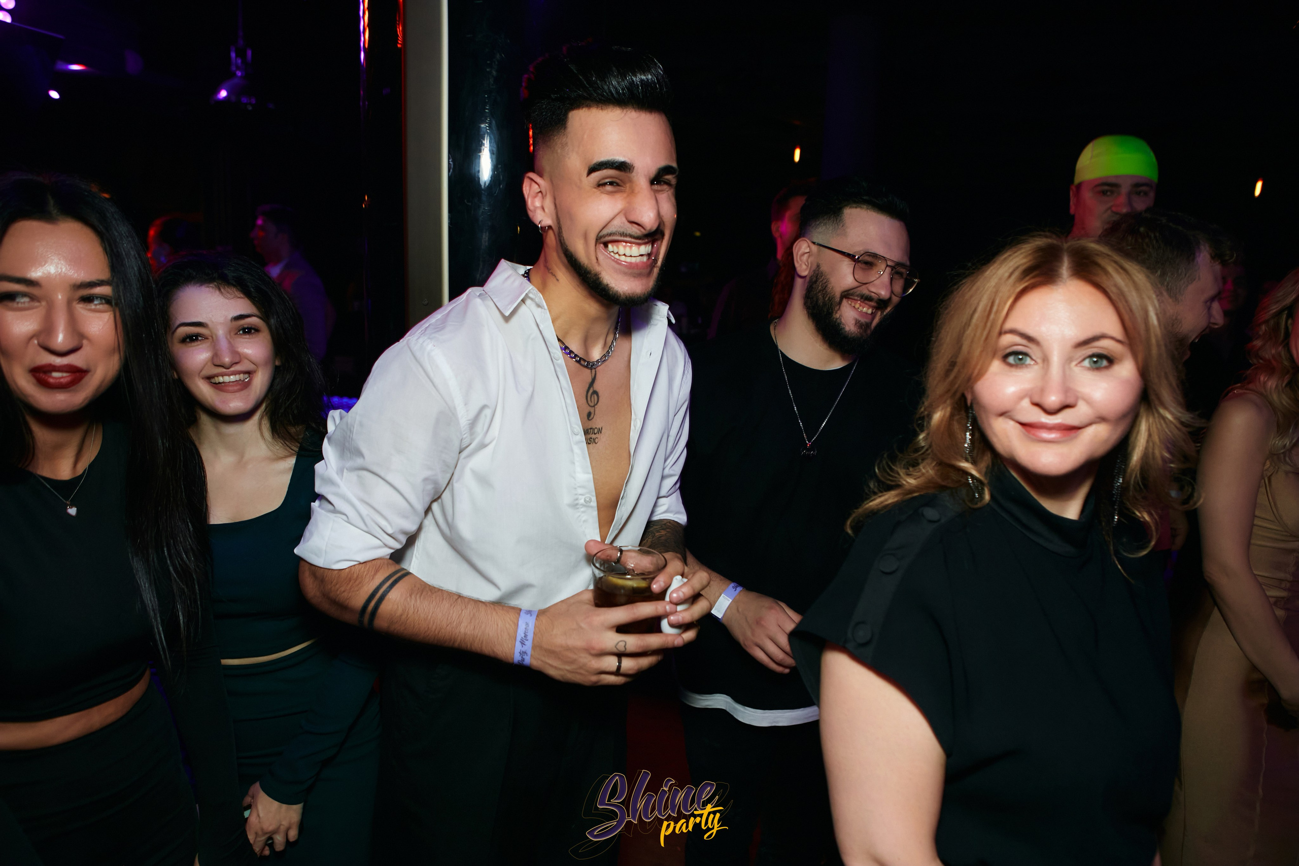 Shine party bachata. Свадебный фотограф