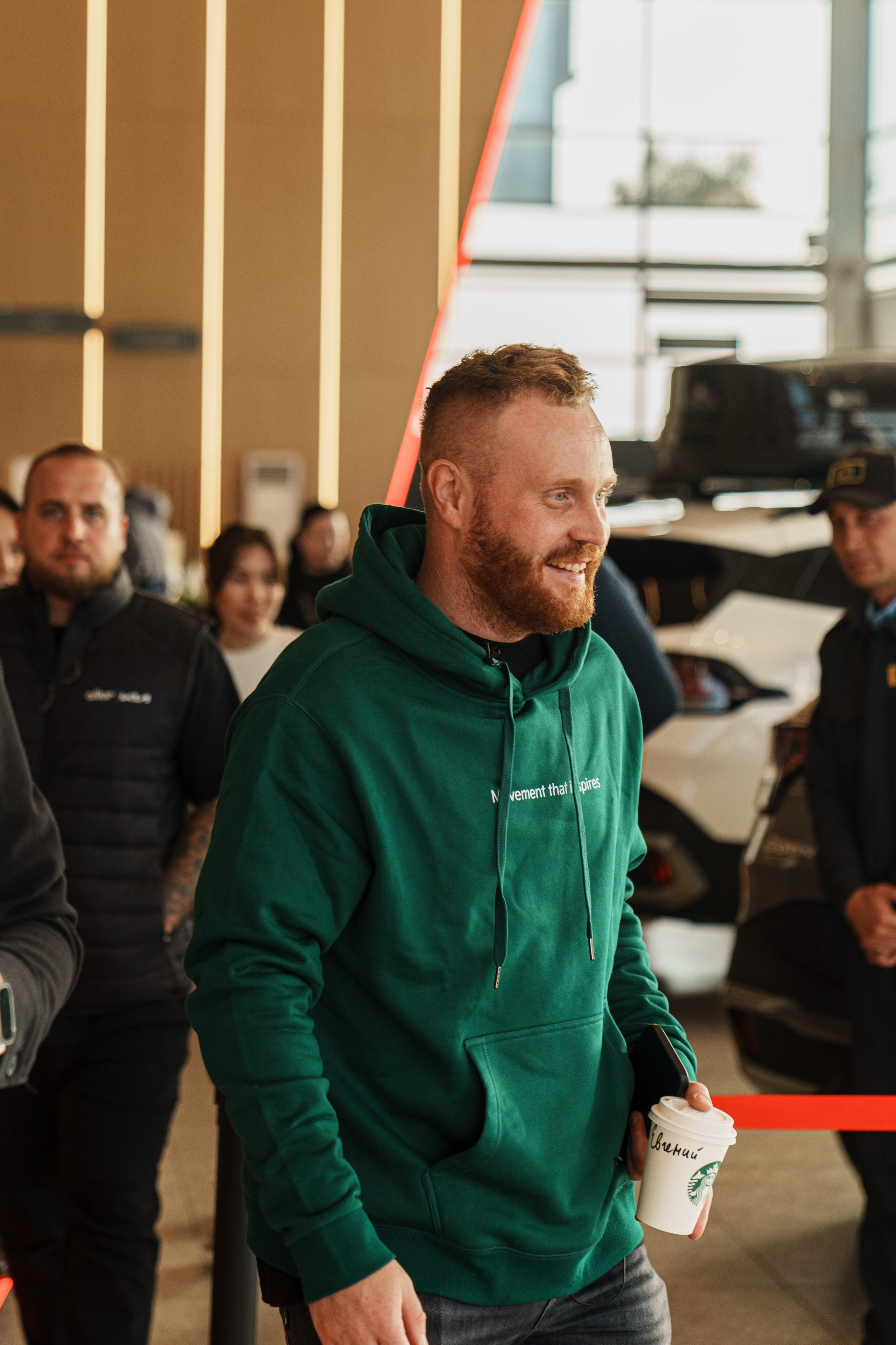 Kia EV6 Вручение Евгений Чебаткову. Фотограф TAULAN_1