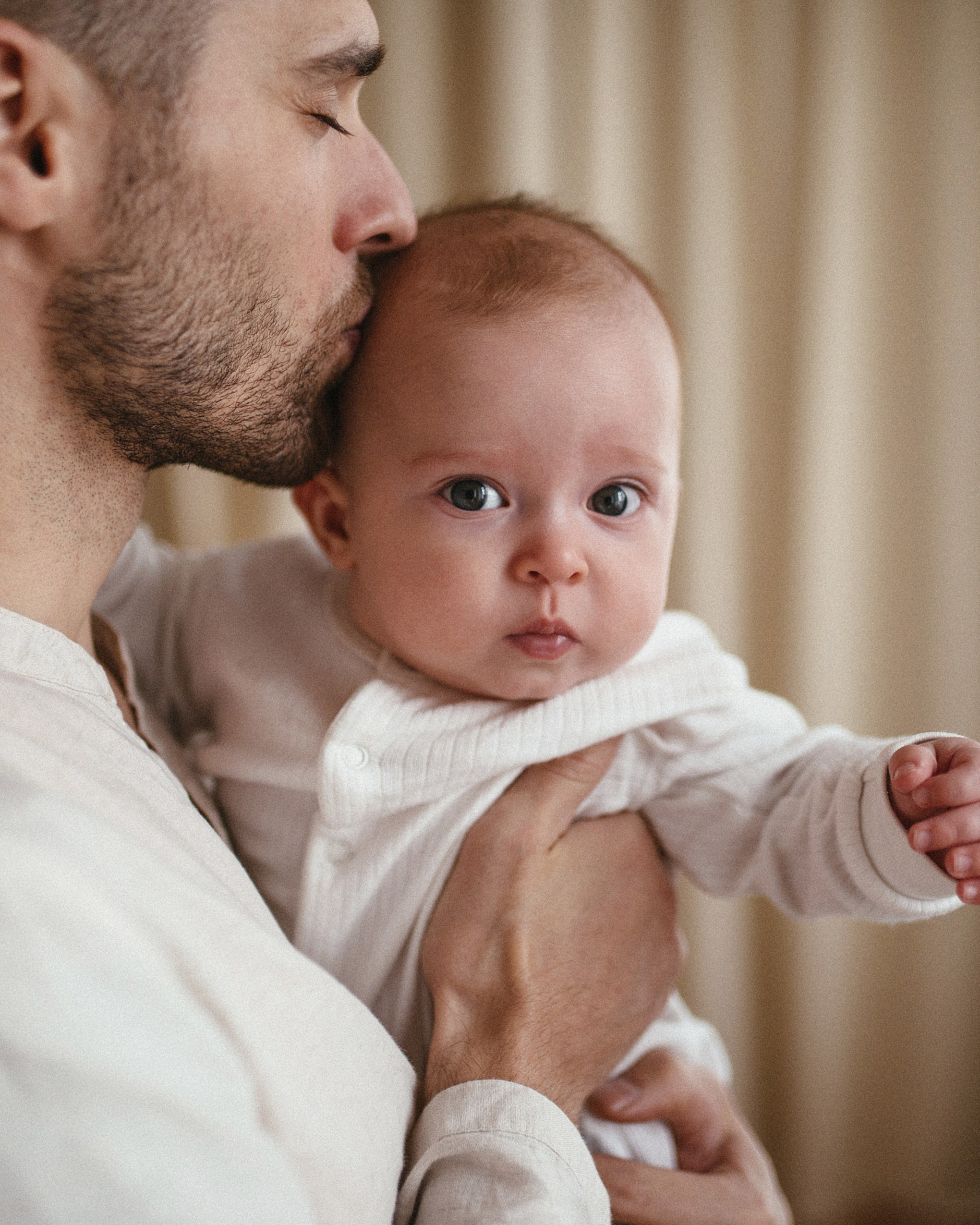 Новогодняя семейная фотосессия с маленьким ребенком. Семейный фотограф Дарья Едапина Новосибирск. Фотограф Дарья Едапина Новосибирск