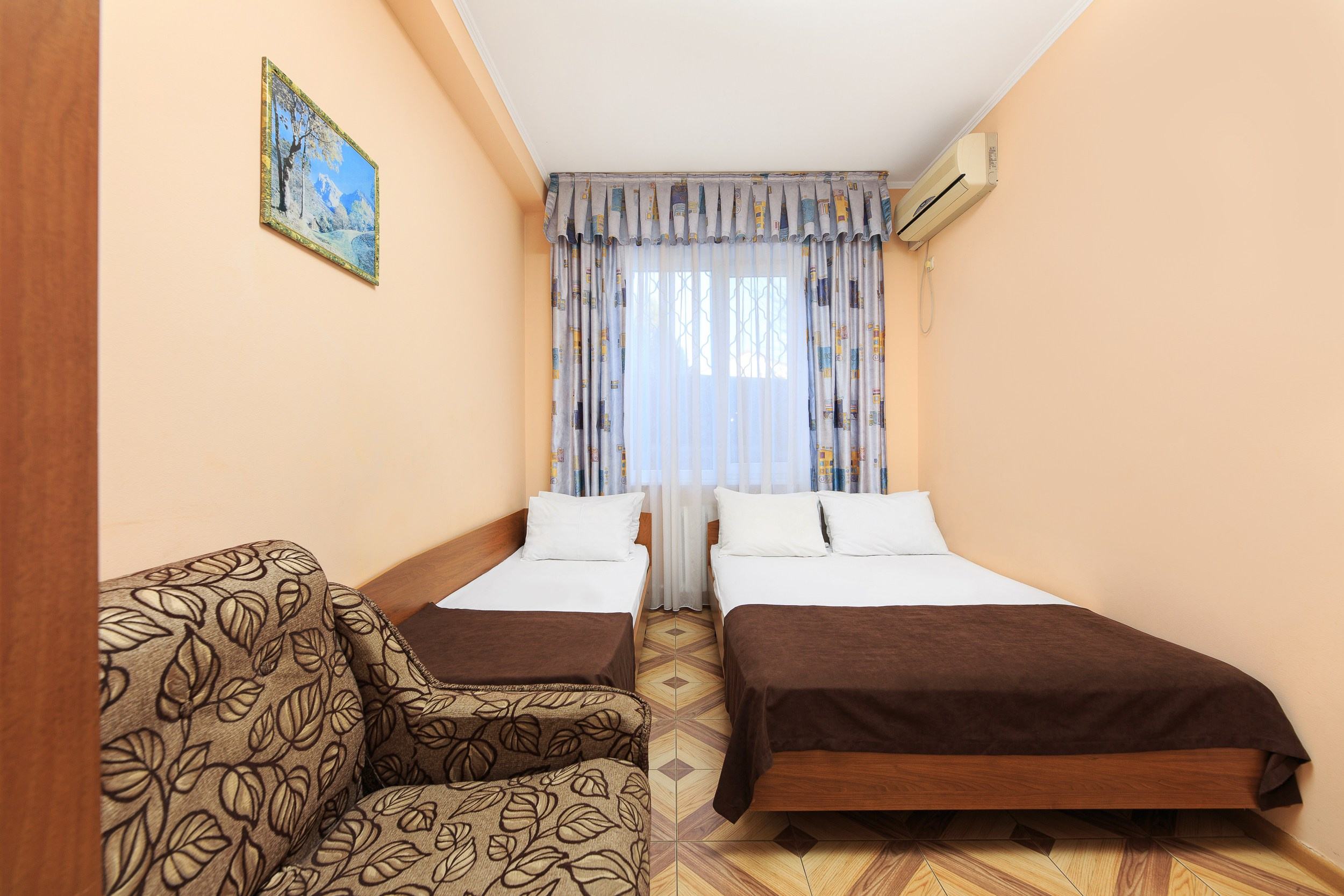 Фотосъёмка номеров с дополнительным освещением. Профессиональная фотосъёмка интерьеров, предметная фотосессия еды для меню г. Анапа