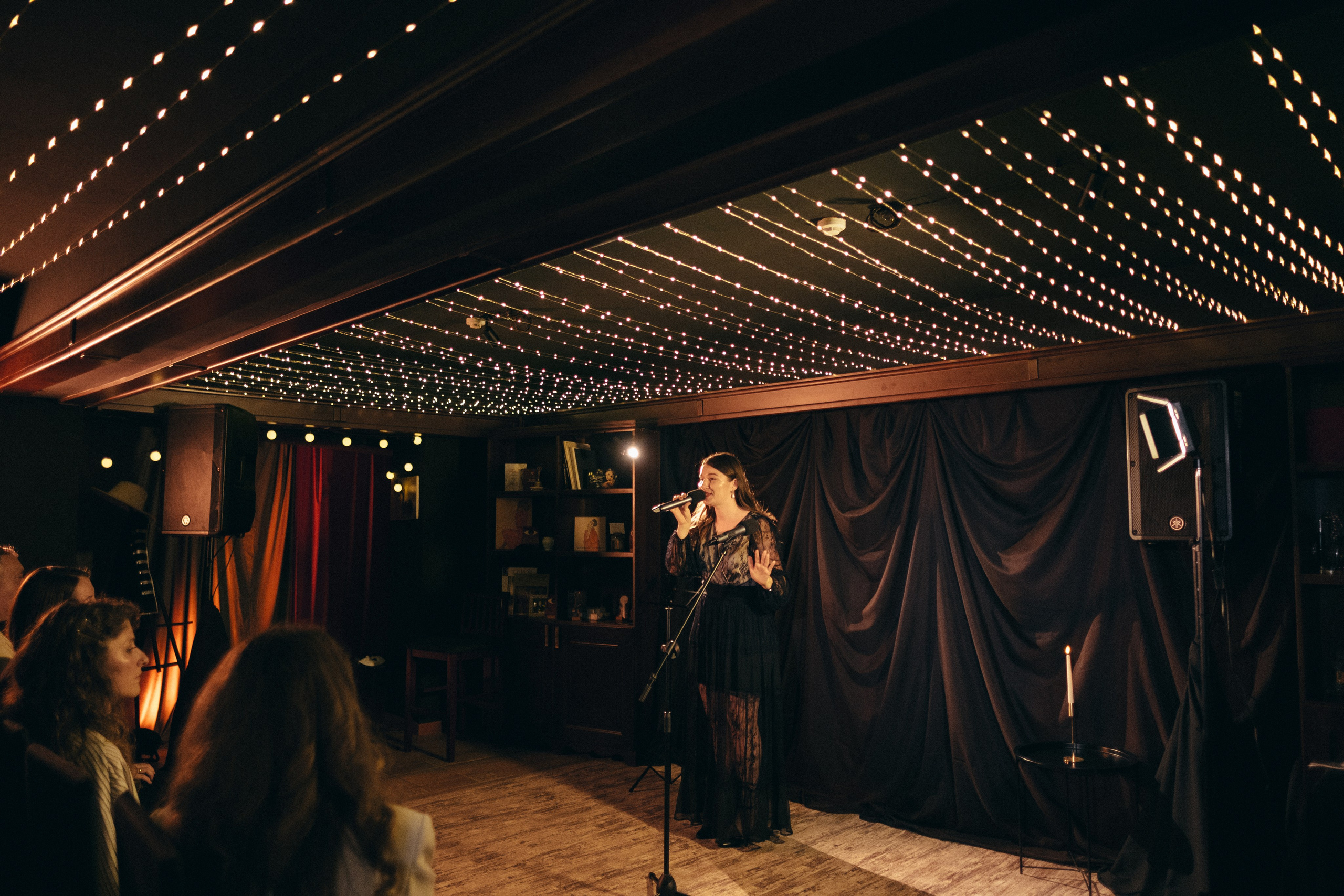 Поэтические встречи «Уютные чтения». Репортажный фотограф в Сочи Екатерина Вежливцева