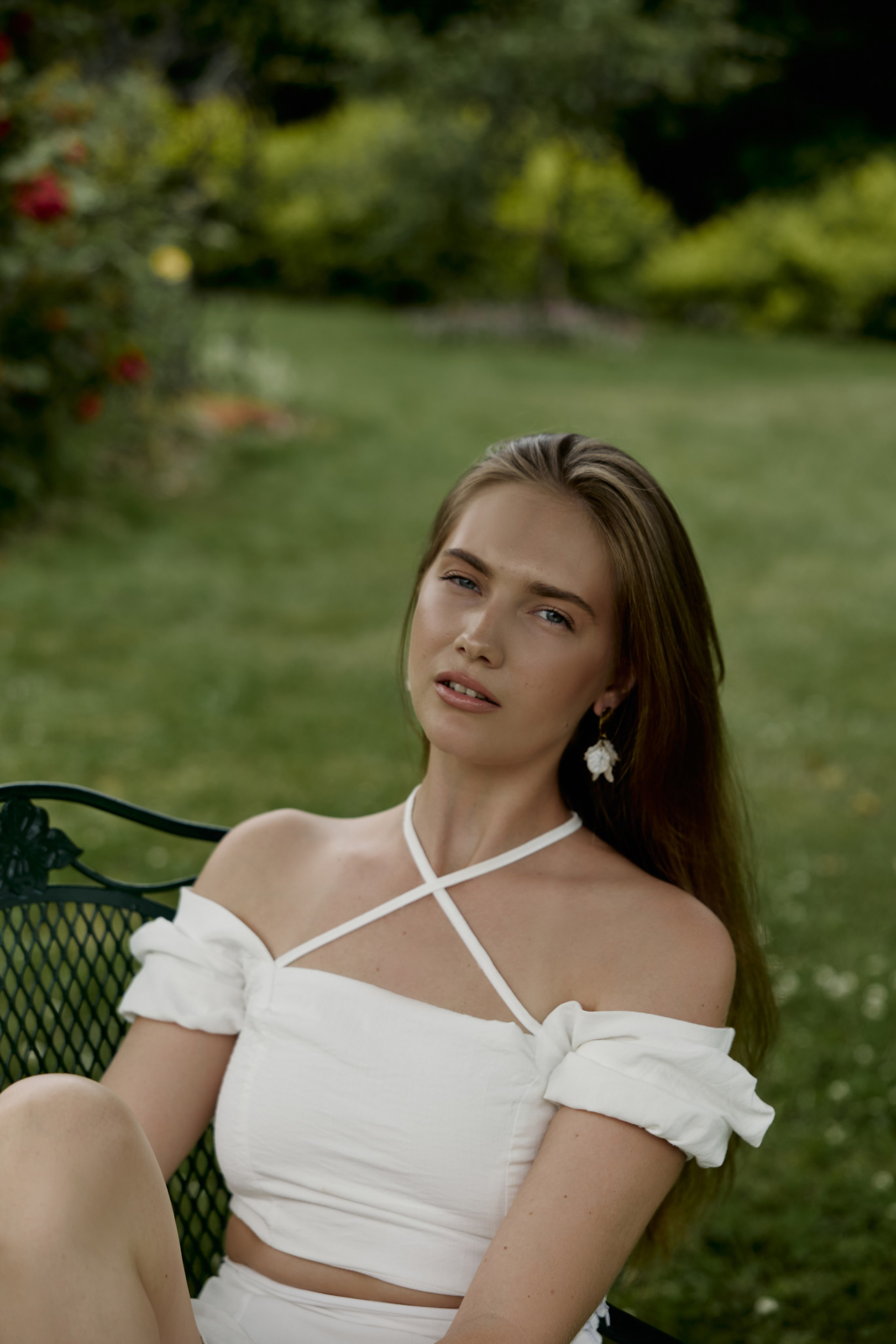 Прогулка в саду. Семейный фотограф и фотограф беременности во Владивостоке