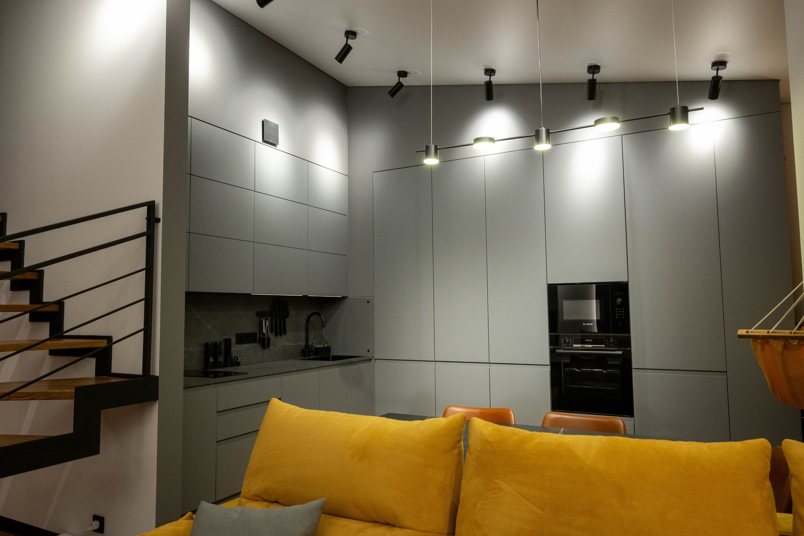 The apartment is on two levels. Fotograf Dmitrii Donets