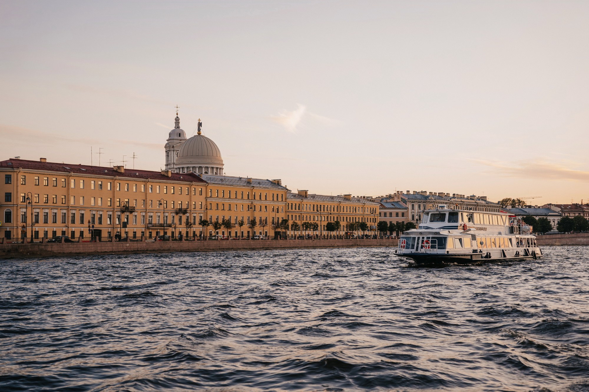 Прогулки на теплоходе. Фотограф Сергей Лукьяненко