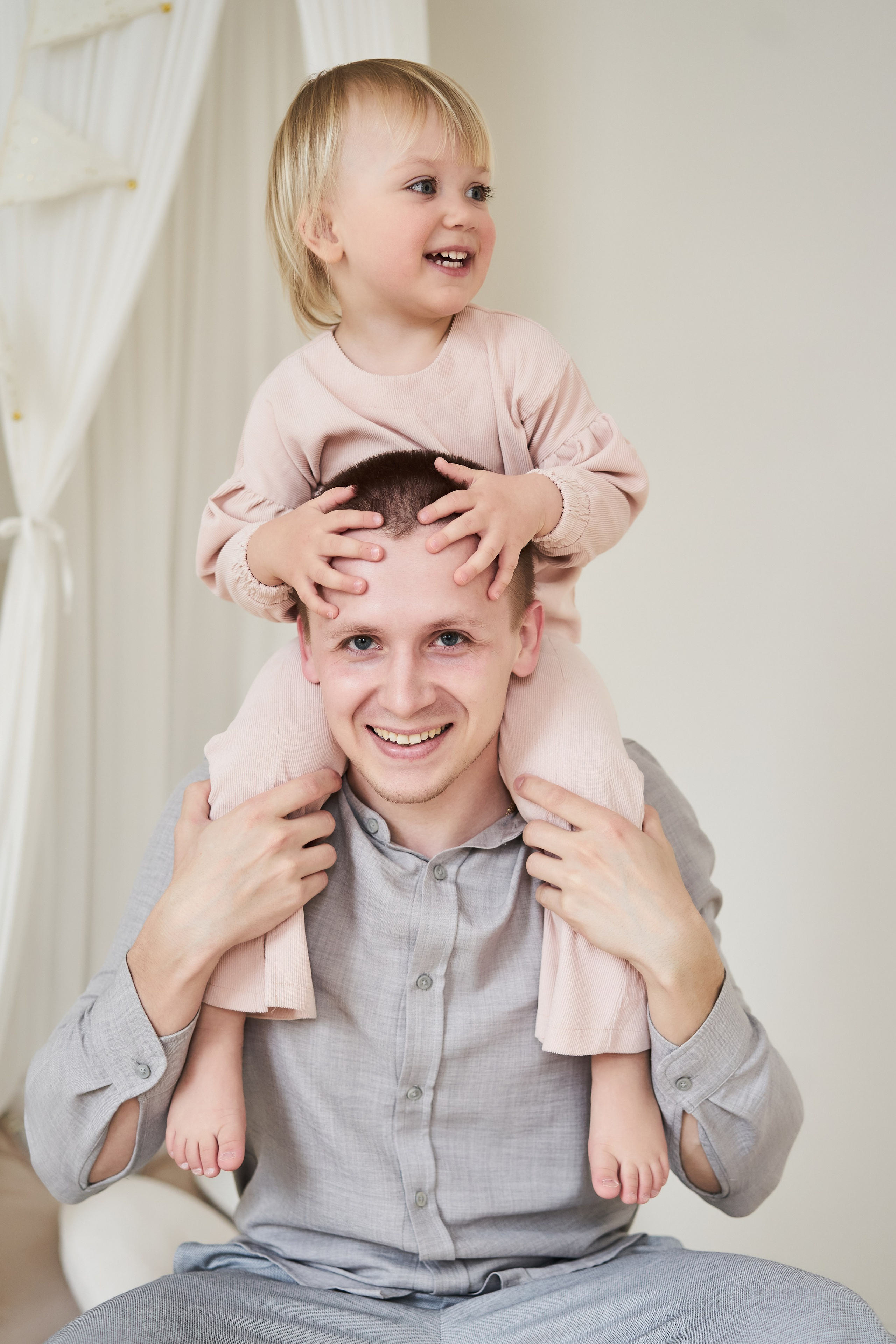 Семейная фотосессия в студии. Фотограф Екатеринбург Кокшарова Александра