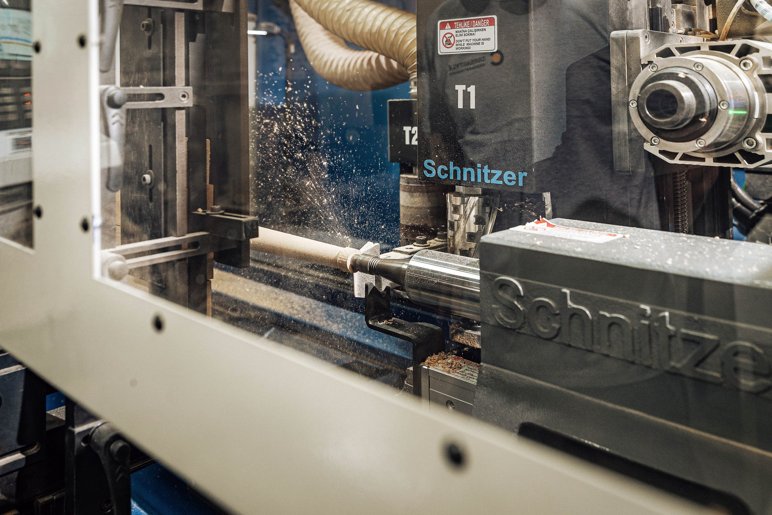 Токарный станок обработки деревянной заготовки для мебели