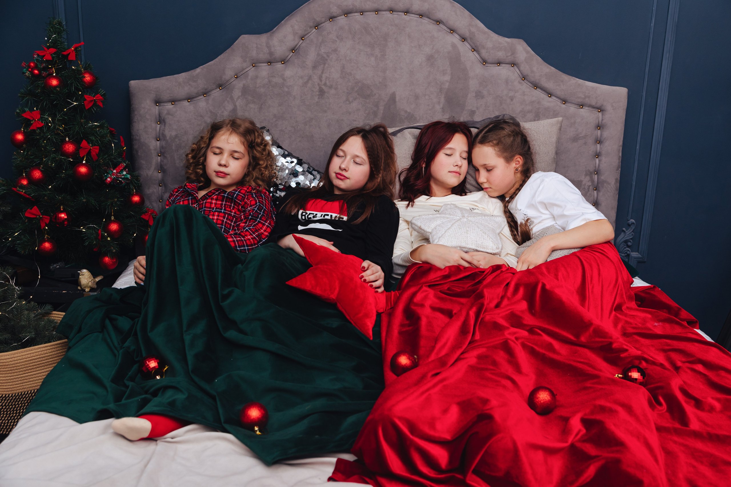 Новогодняя съёмка с одноклассницами. Свадебный, семейный фотограф, контент съёмка. Екатеринбург. Елена Граф