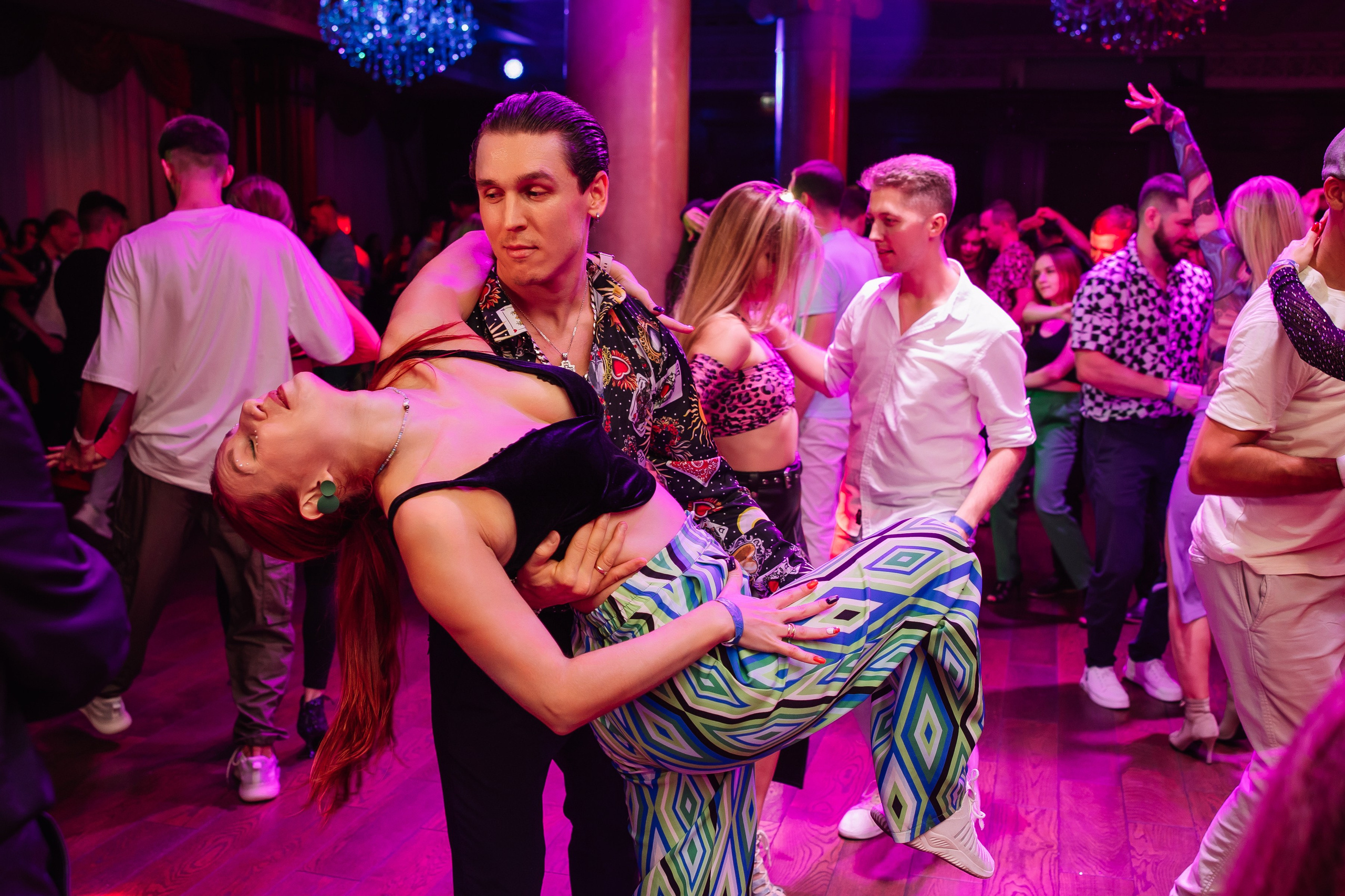 Фотография танцующей пары на танцевальном фестивале бачаты "Noches sensuales"  