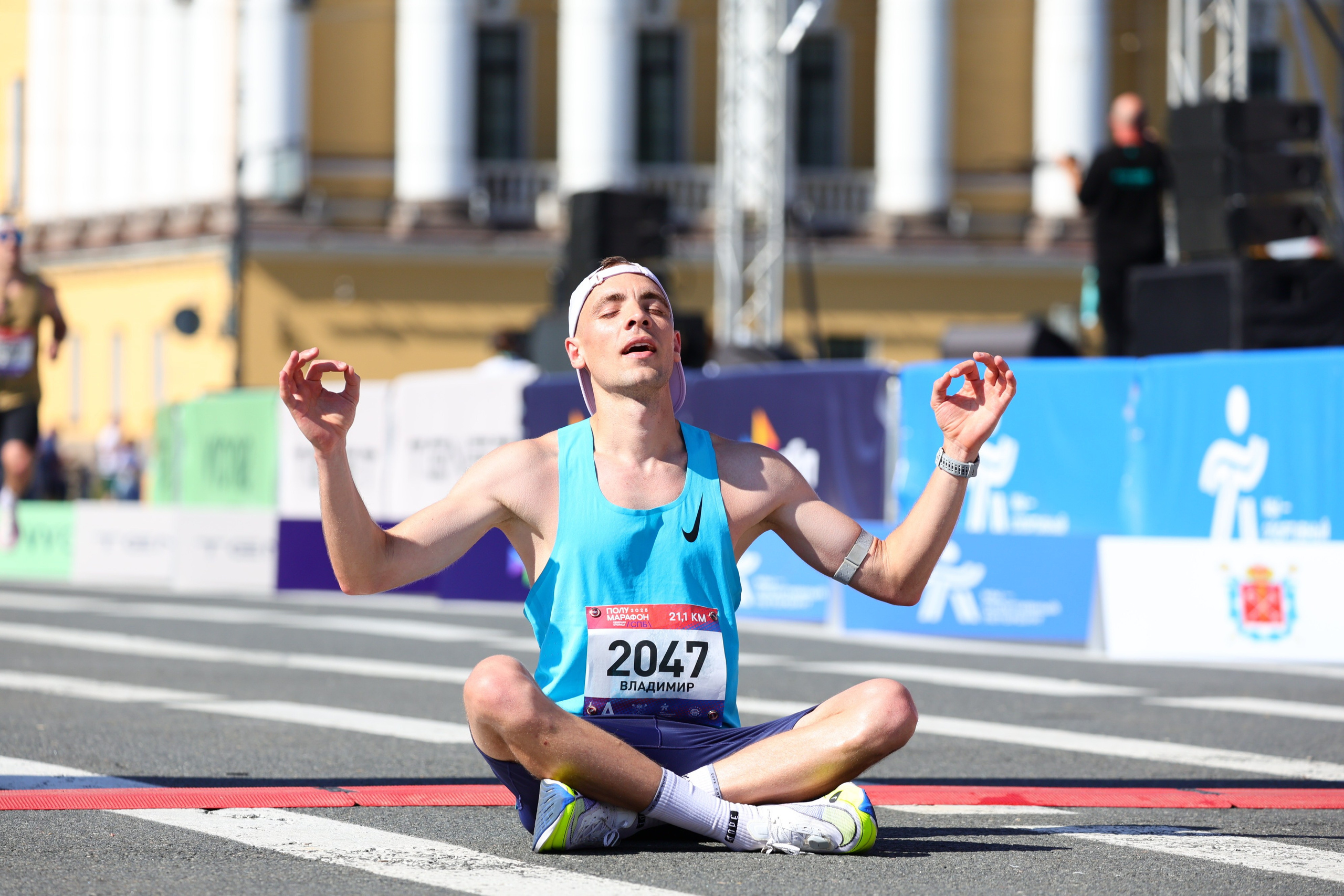 Полумарафон СПБ 2025. Спортивный фотограф в Санкт-Петербурге Илья Vacool