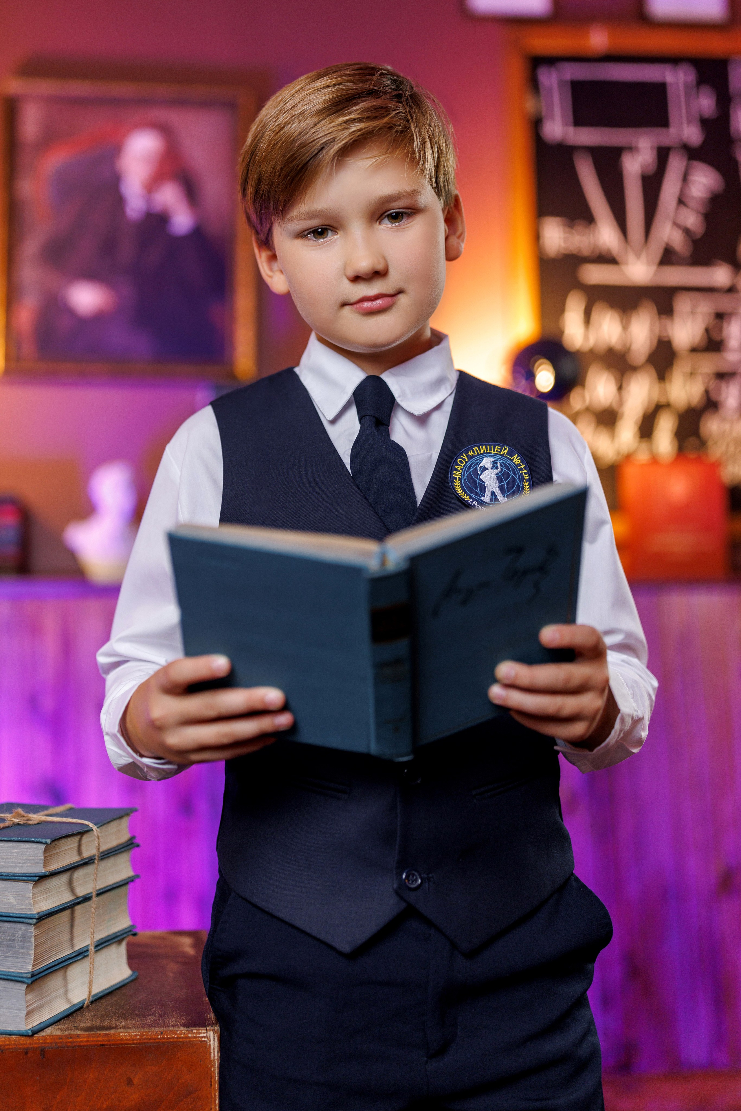 Портрет с цветным светом. Правильный Выпускной Альбом