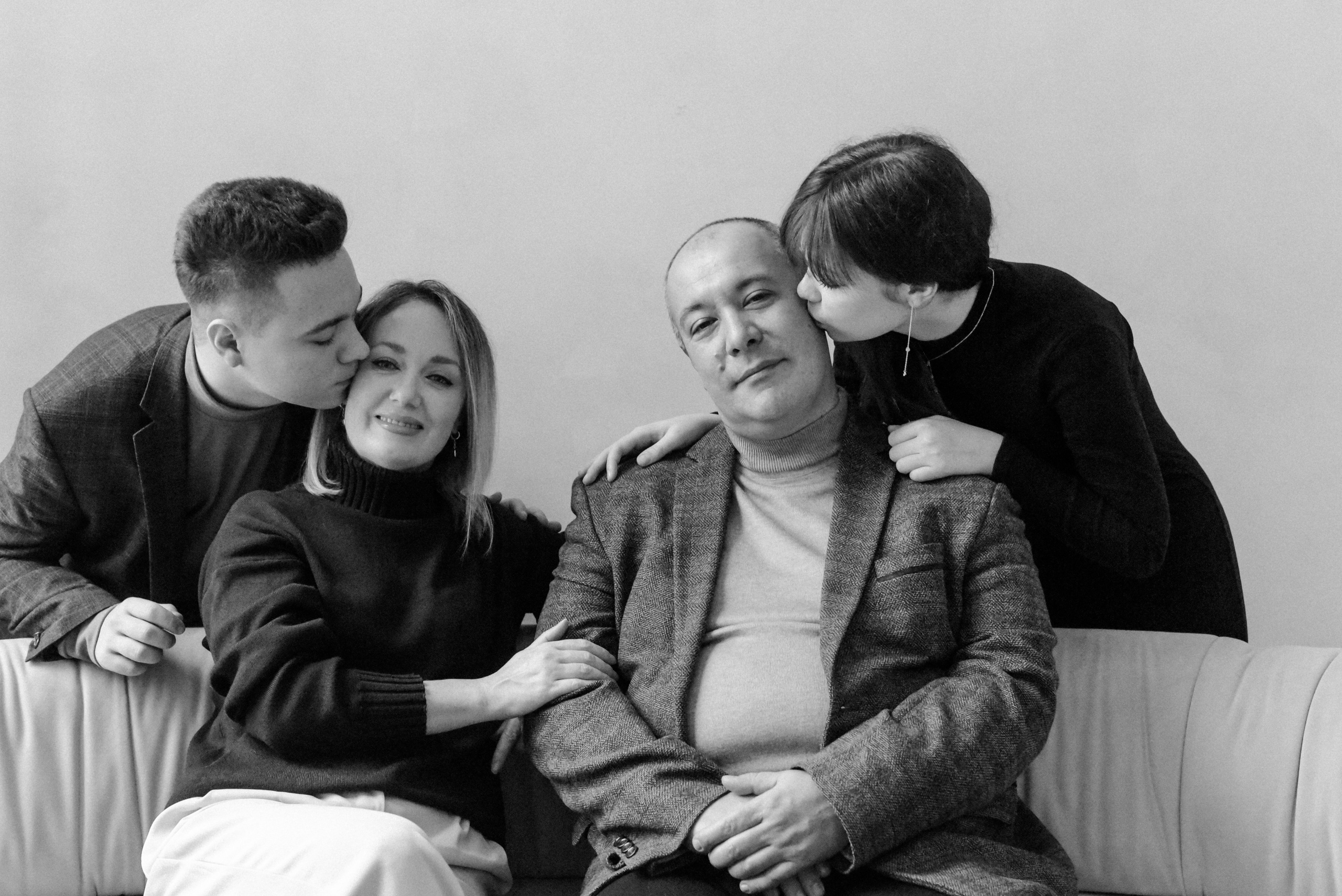 Молодые родители и взрослые дети. Фотограф Лола Волна, город Москва