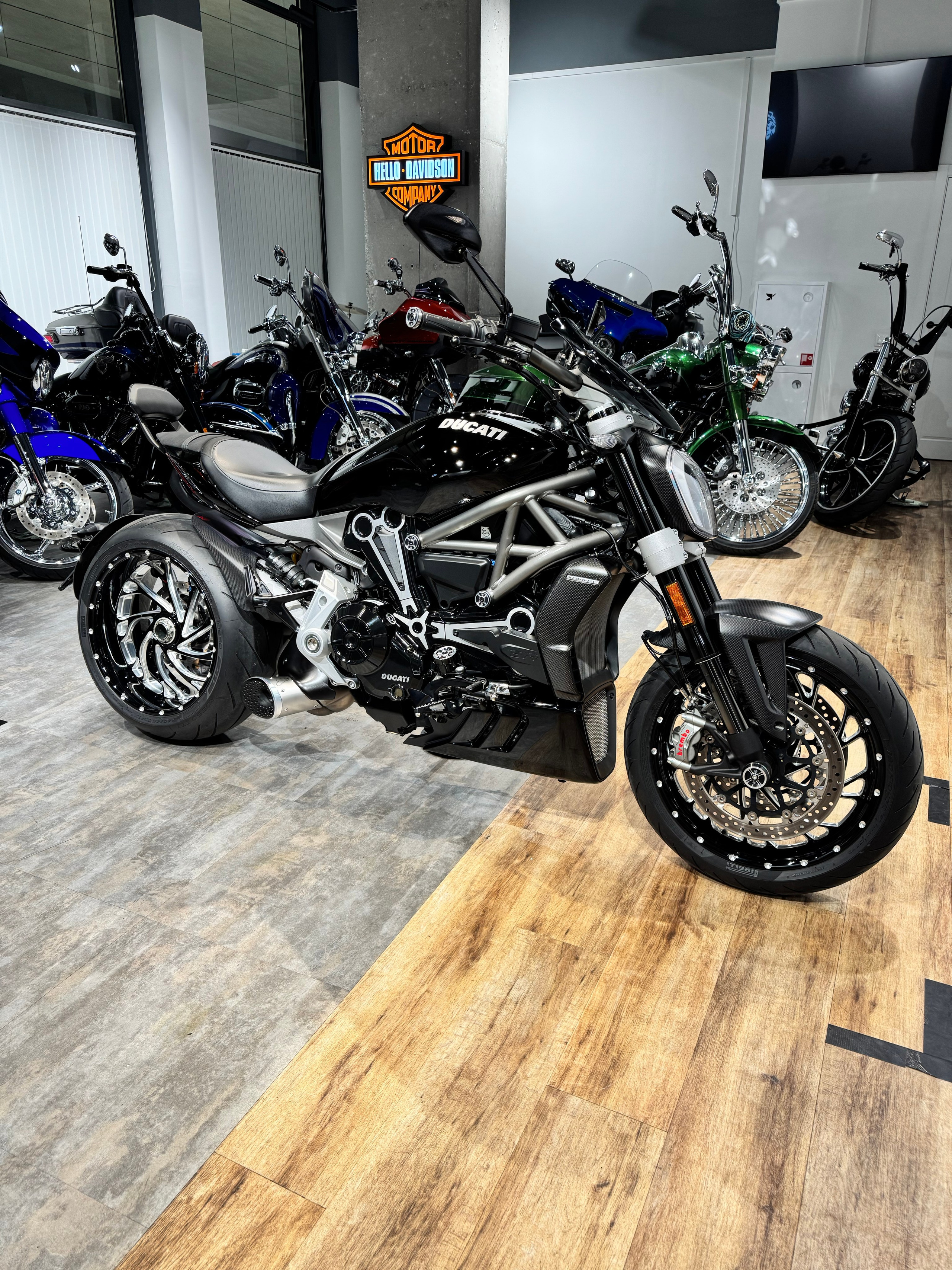 Harley Davidson Ducati xDiavel S (Termignoni) — купить мотоцикл. Hello Davidson, Москва. Только хорошие мотоциклы…