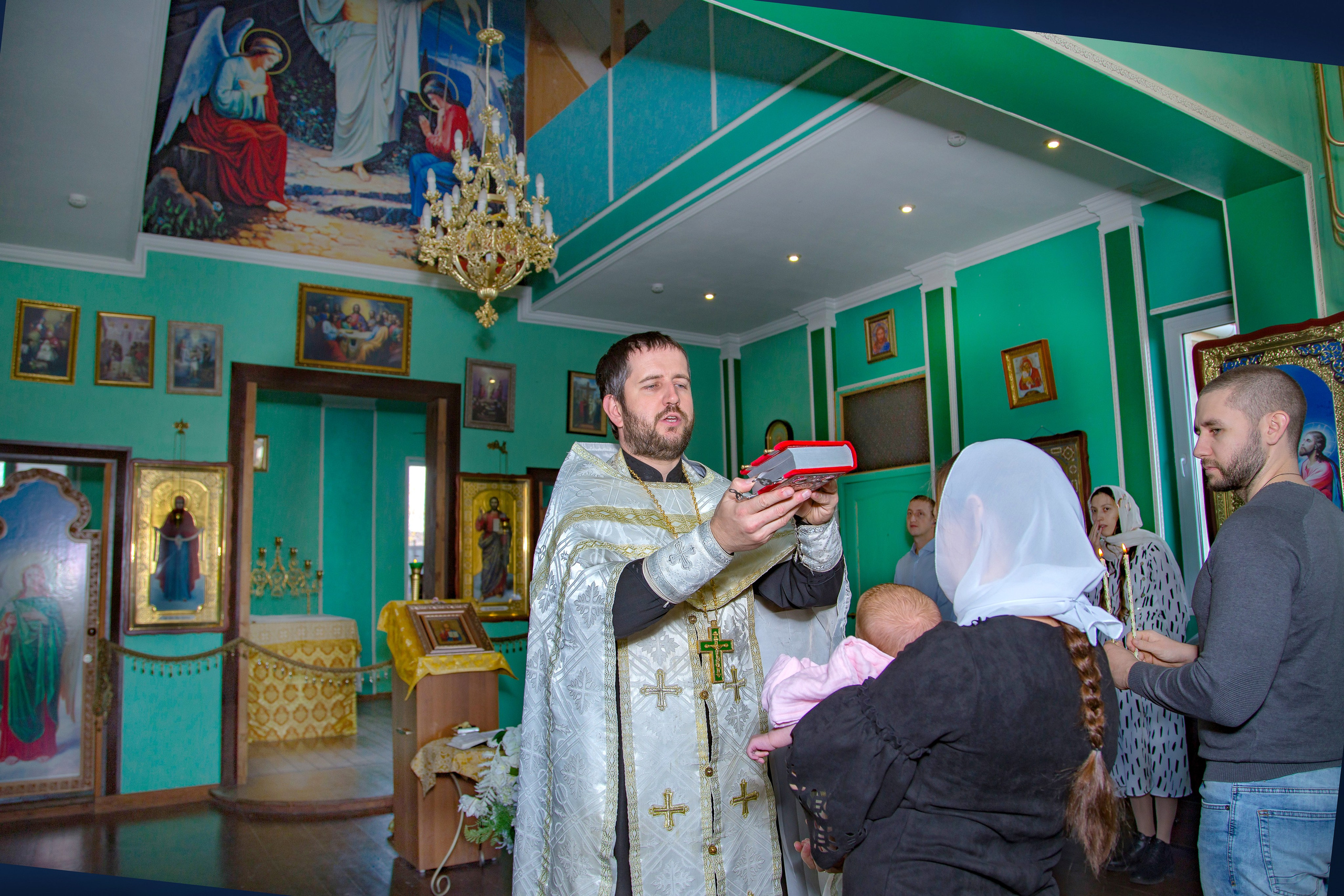 Крещение. Фотограф Краснодара, фотограф в парке Галецкого.репортажный фотограф. детский фотограф, свадебный фотограф. профессиональный фотограф