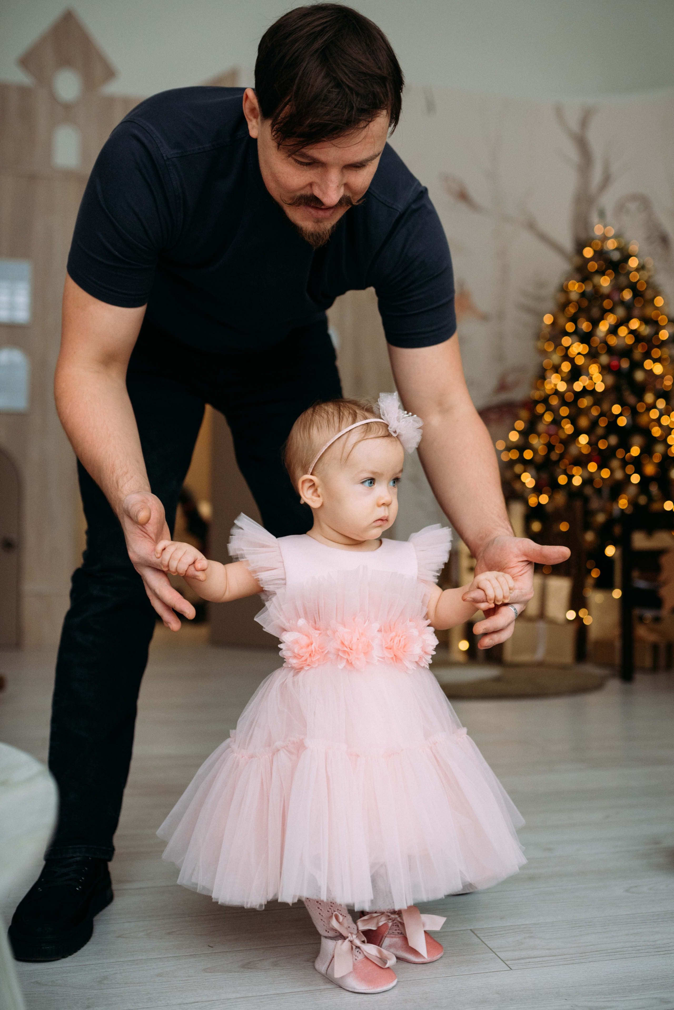 Анна, Мишель, Виктор — годовасие в студии