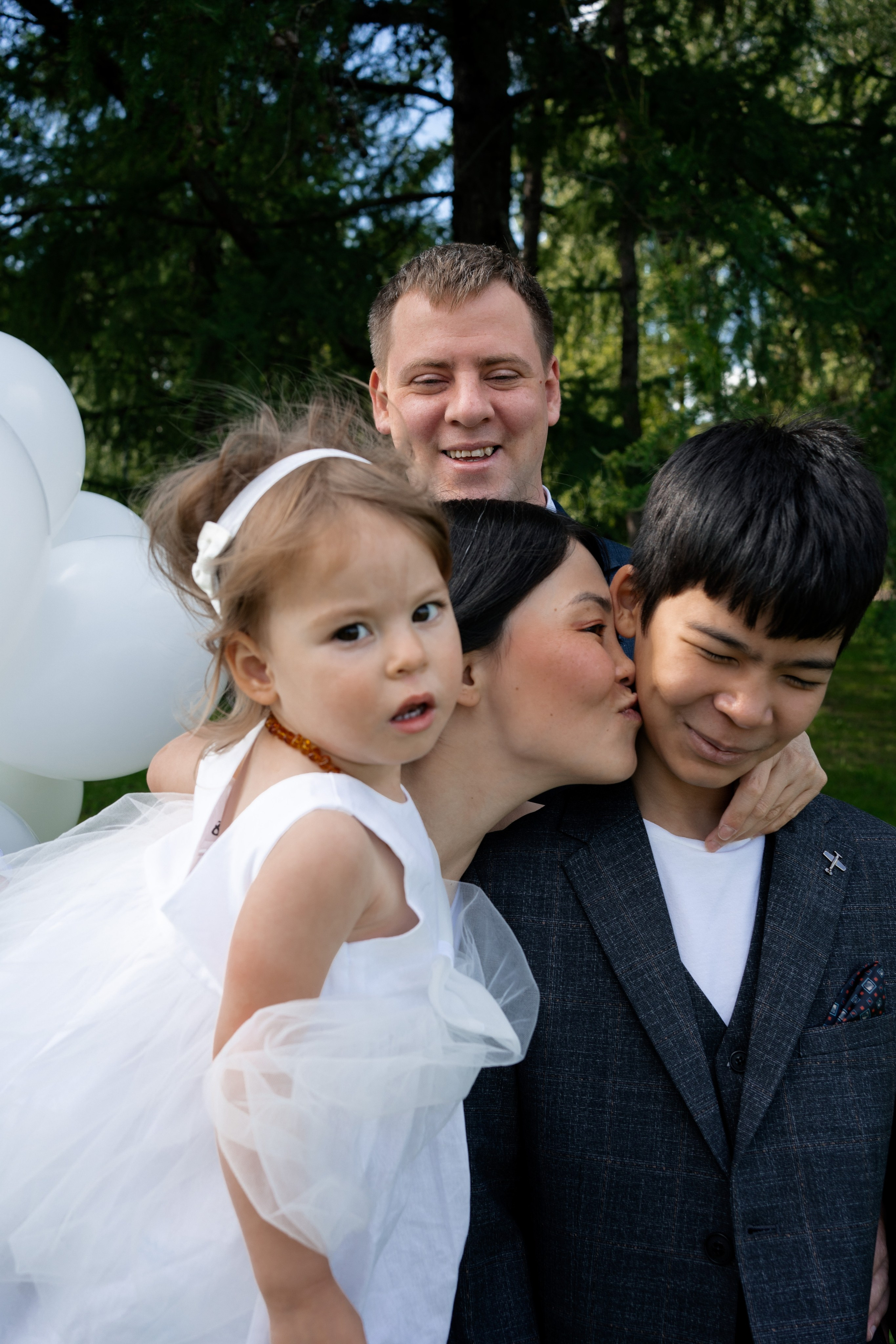 Асель, Дима, Амир и Аня (2 годика). Елена Чернега свадебный и коммерческий фотограф