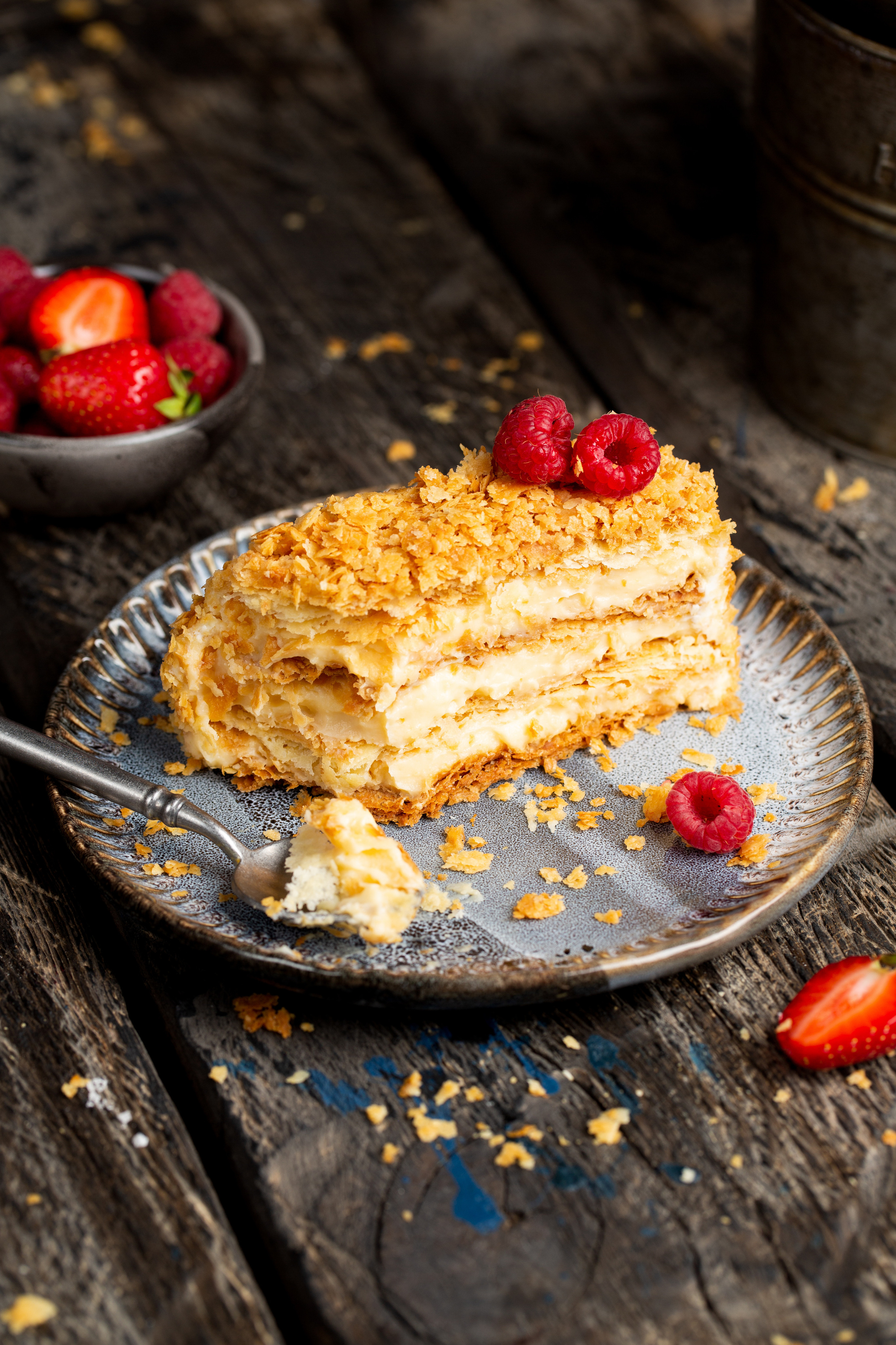 Cakeinflowers десерты. Фудфотограф, фудстилист и сет дизайнер в Москве Алена Синицына