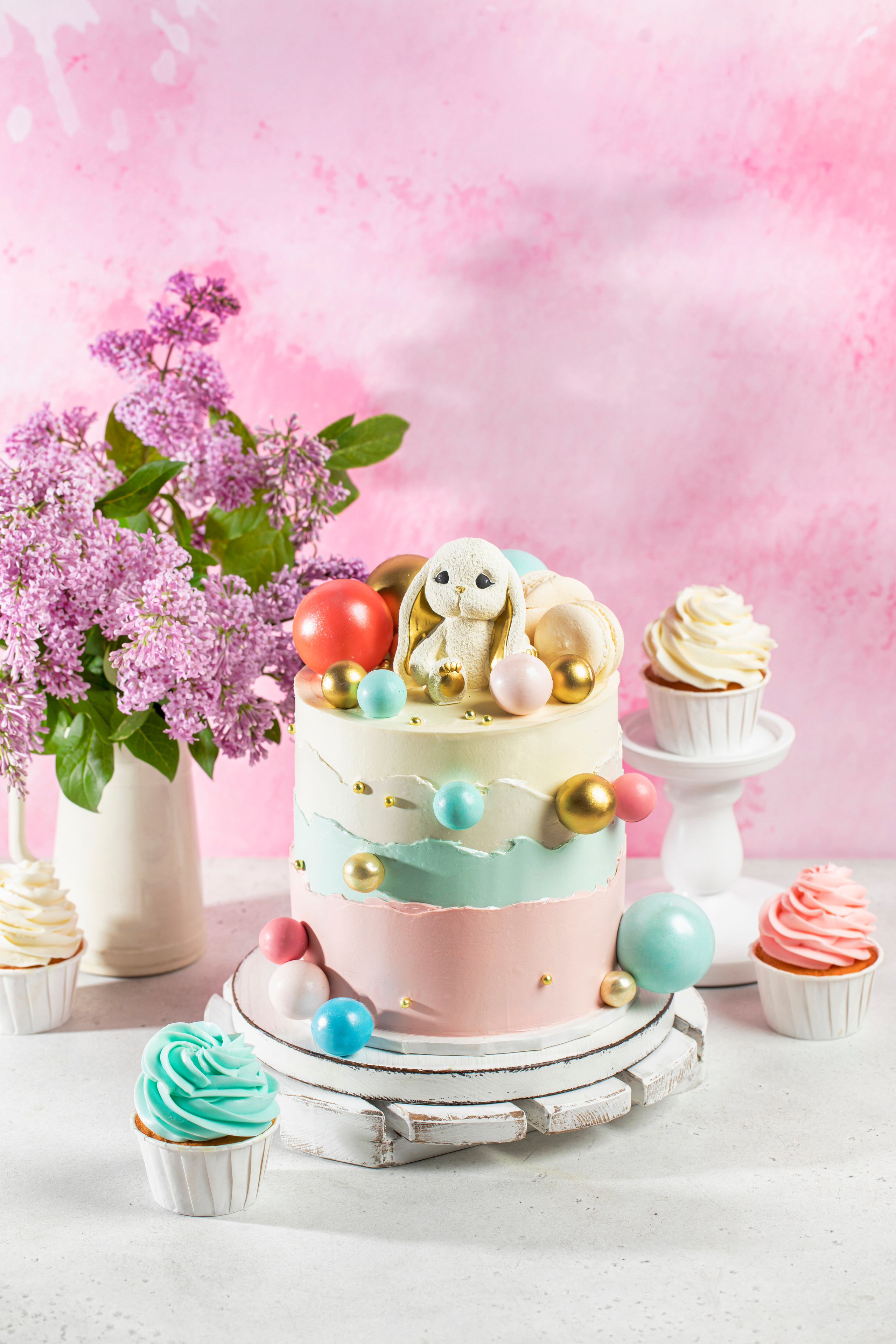 Cakeinflowers десерты. Фудфотограф, фудстилист и сет дизайнер в Москве Алена Синицына