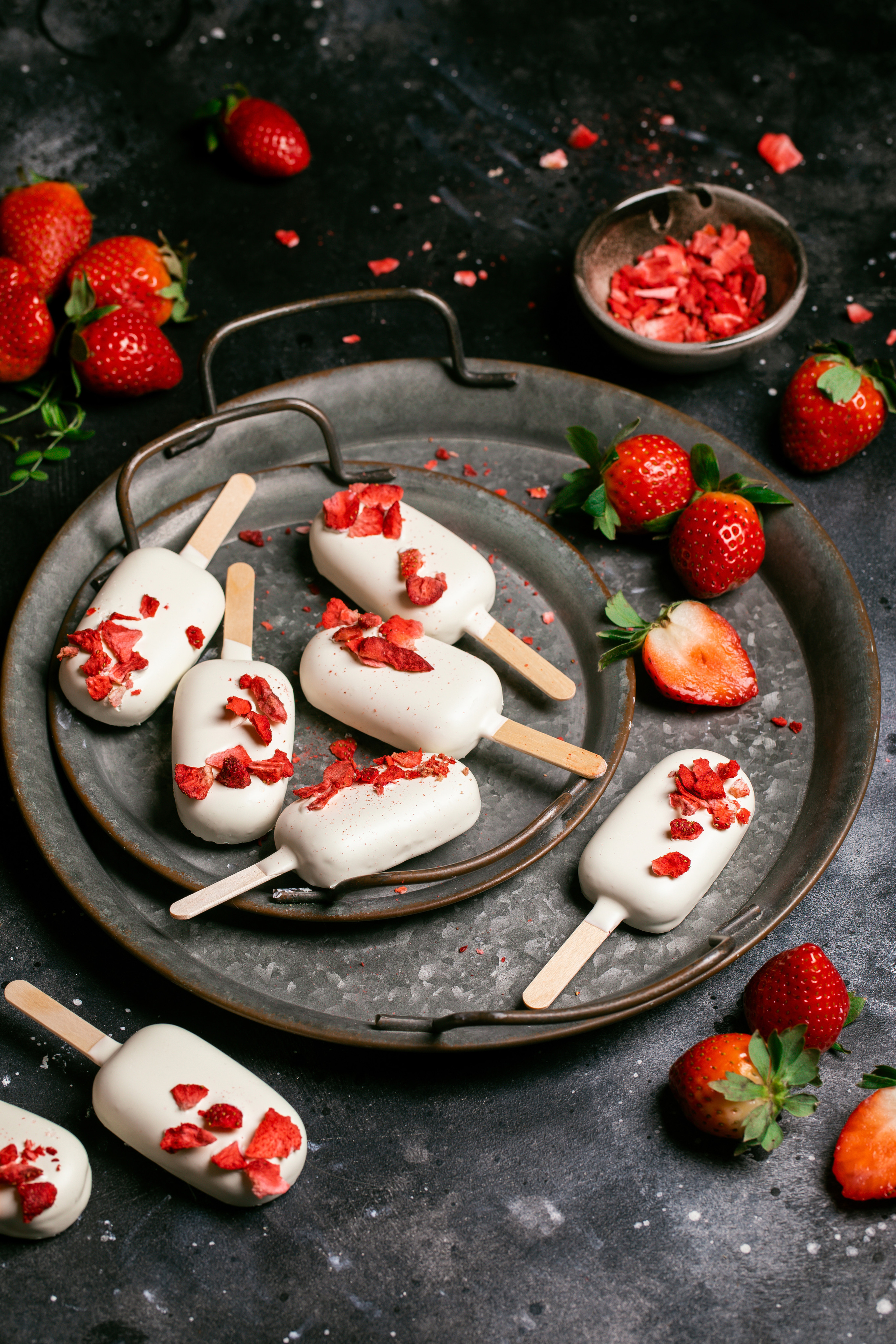 Cakeinflowers десерты. Фудфотограф, фудстилист и сет дизайнер в Москве Алена Синицына