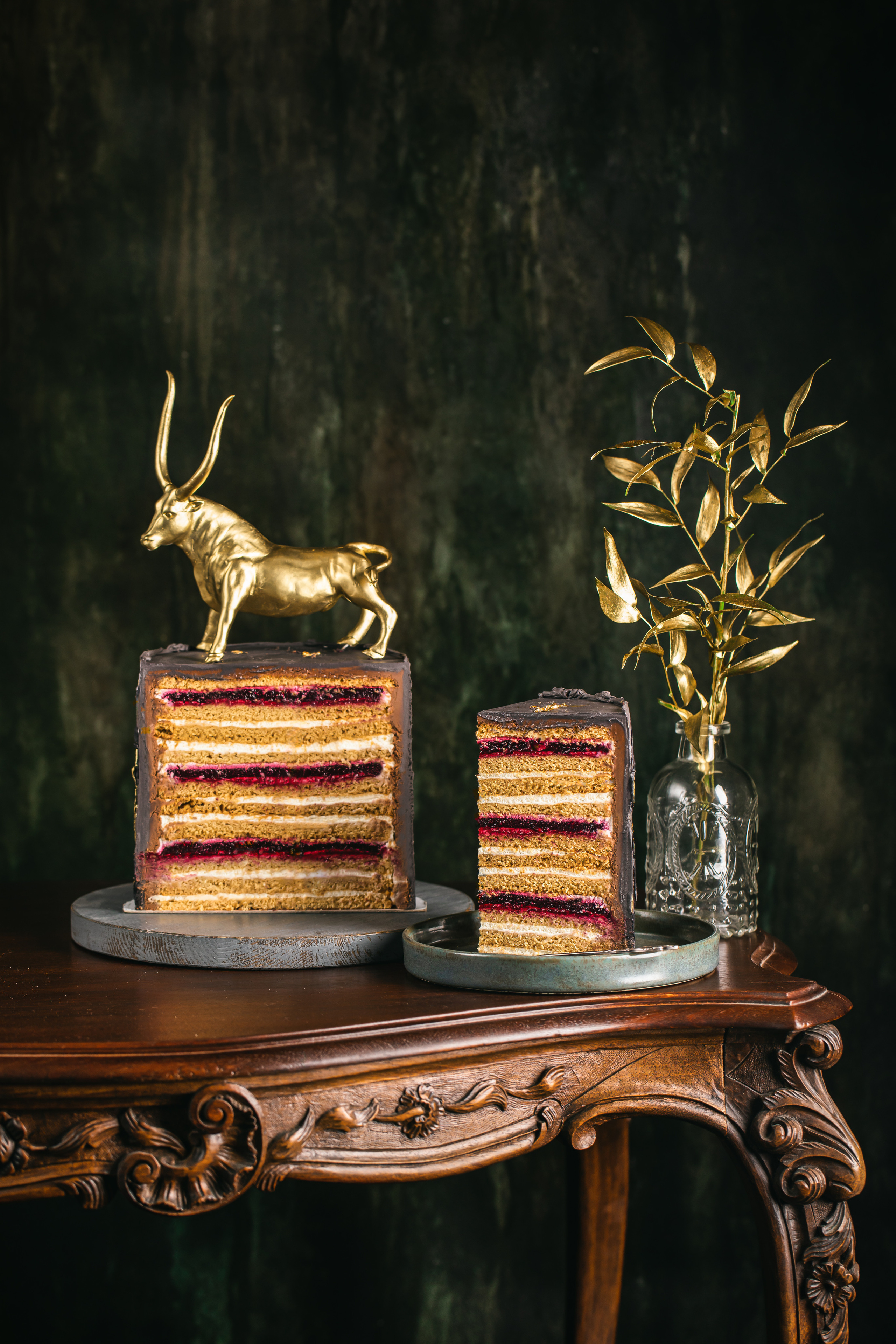 Cakeinflowers десерты. Фудфотограф, фудстилист и сет дизайнер в Москве Алена Синицына