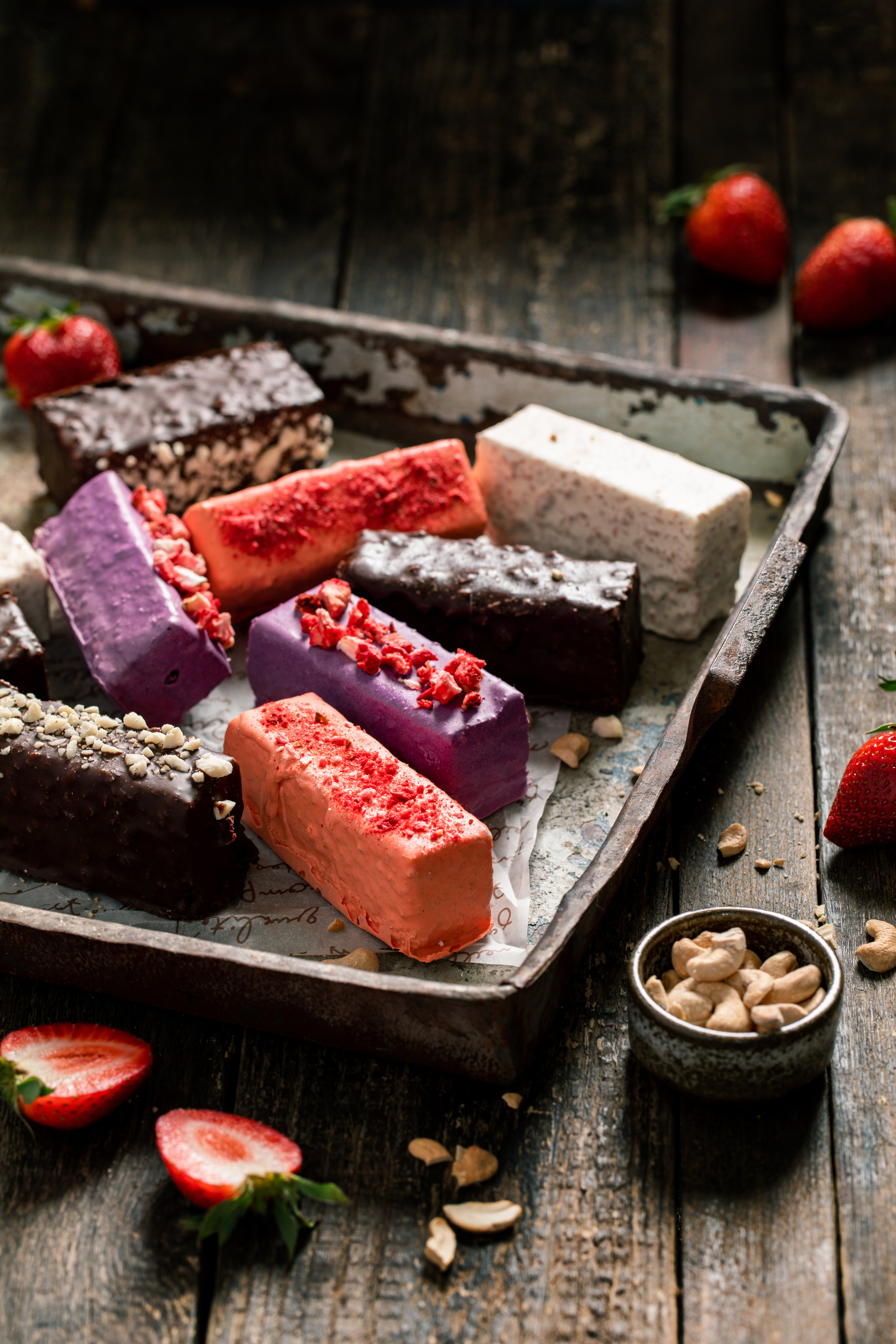 Cakeinflowers десерты. Фудфотограф, фудстилист и сет дизайнер в Москве Алена Синицына