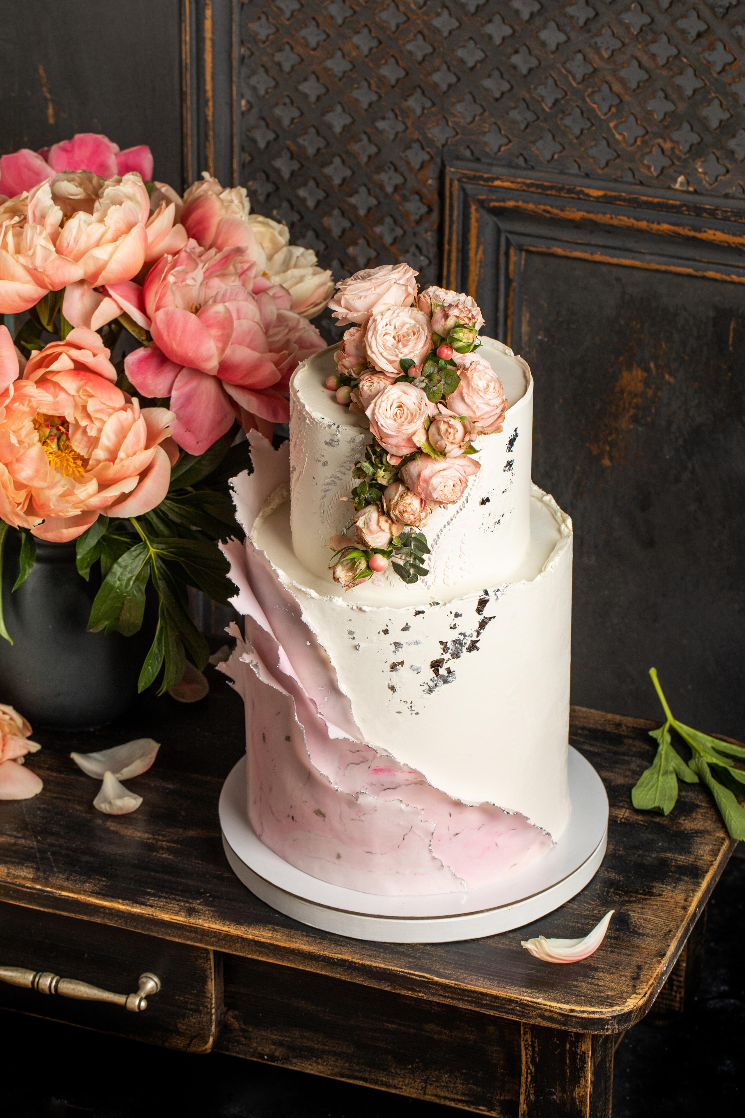 Cakeinflowers десерты. Фудфотограф, фудстилист и сет дизайнер в Москве Алена Синицына