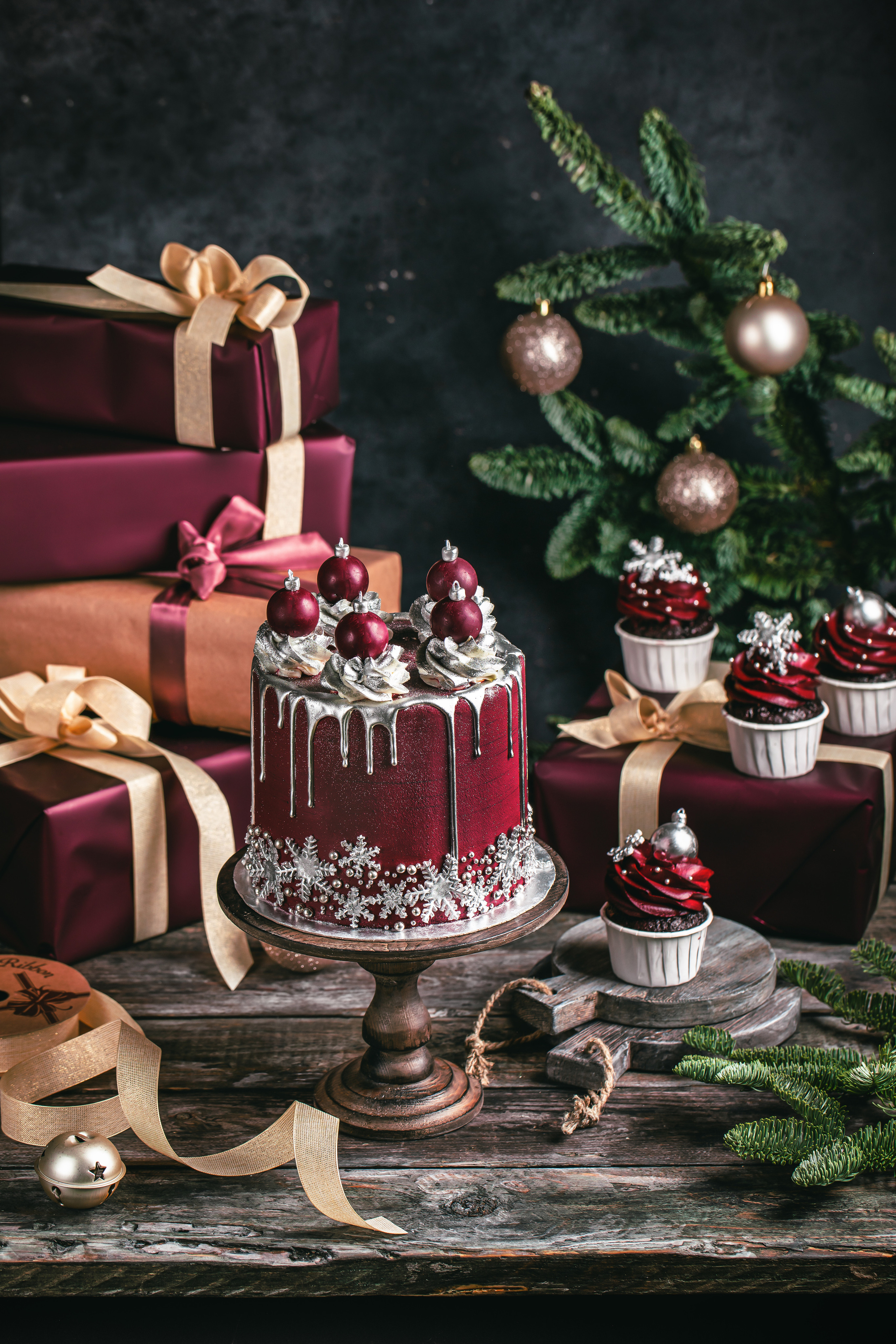 Cakeinflowers десерты. Фудфотограф, фудстилист и сет дизайнер в Москве Алена Синицына