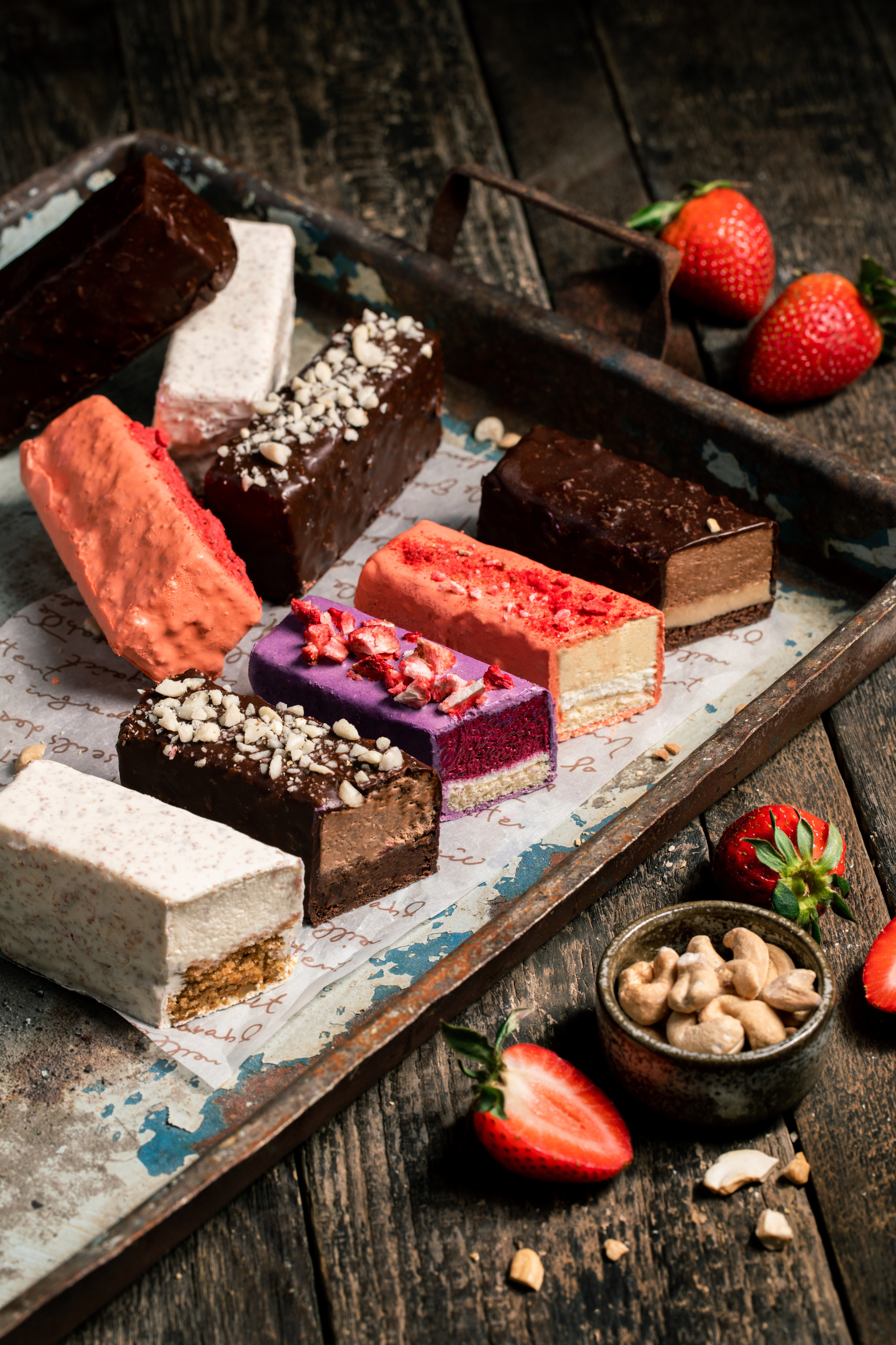 Cakeinflowers десерты. Фудфотограф, фудстилист и сет дизайнер в Москве Алена Синицына