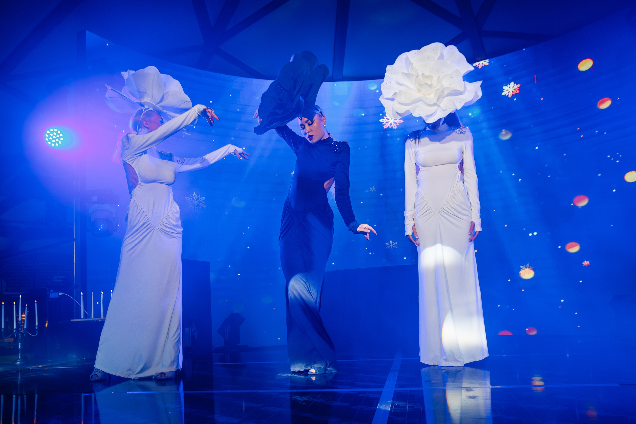 Новогодняя шоу-программа «MAGIC TIME» в PTIZZA BAR_Ялта_31.12.2025. Аминов Руслан | Фотограф