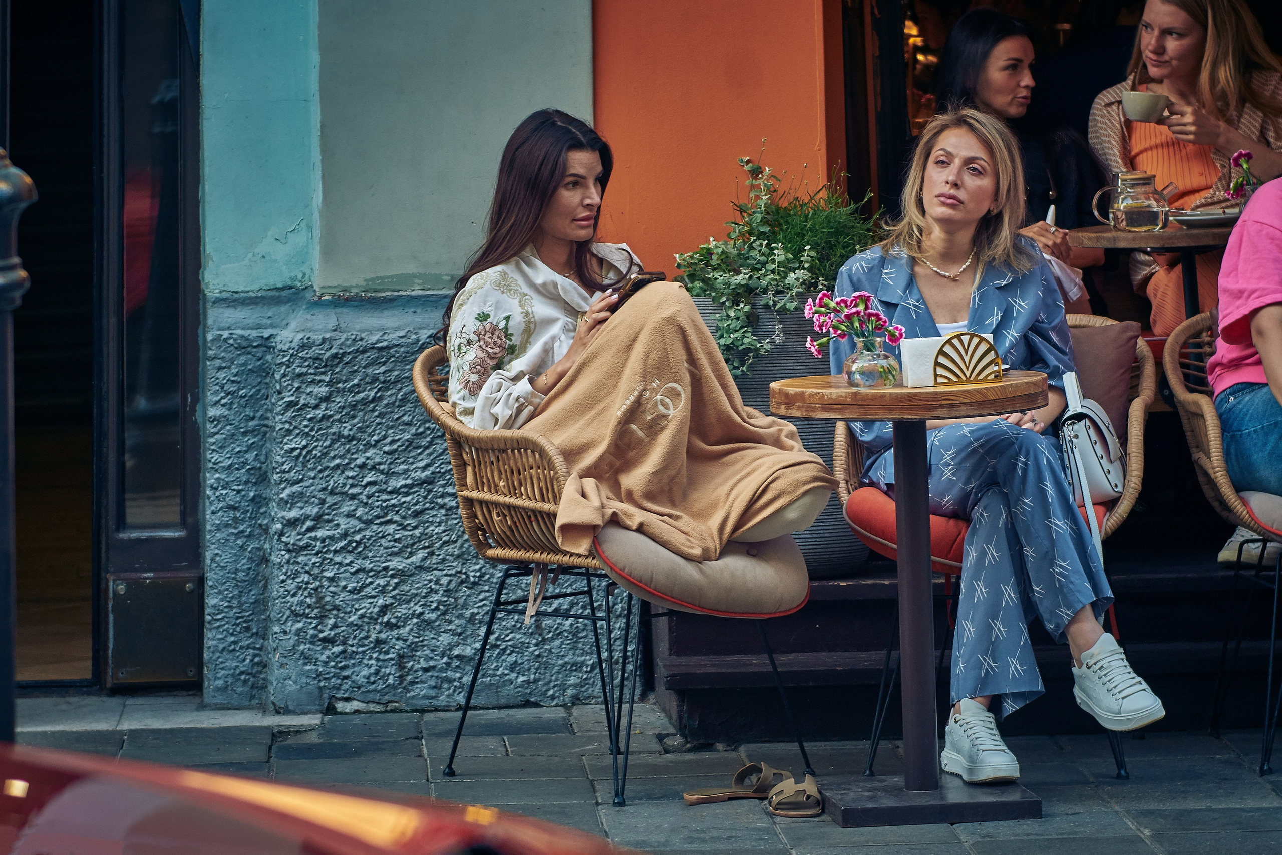 "Девушки в кафе" - фотограф Виталий Дени